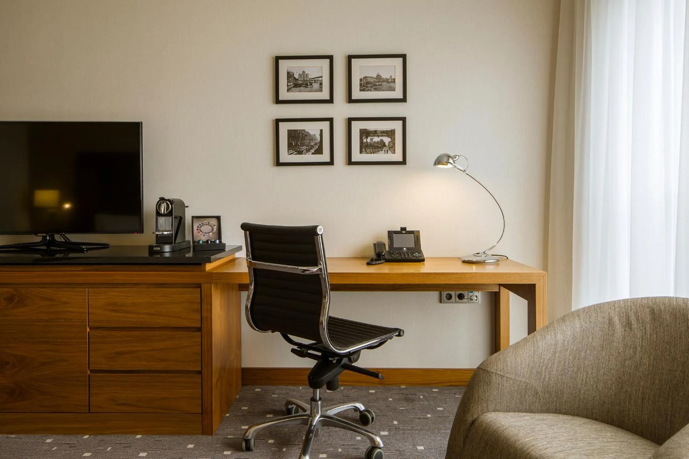 Coffee/tea facilities in DoubleTree by Hilton Łódź