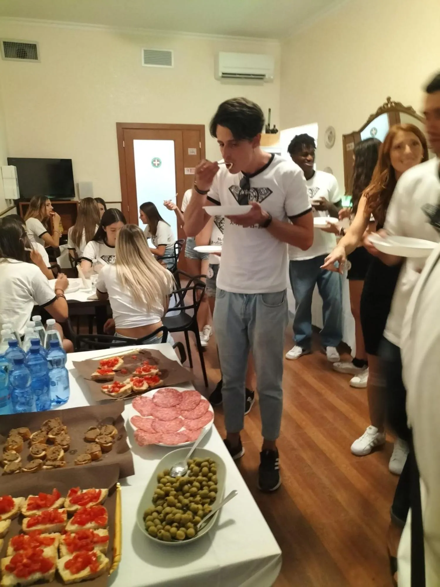 Restaurant/places to eat in Villa Gelsomino Garden