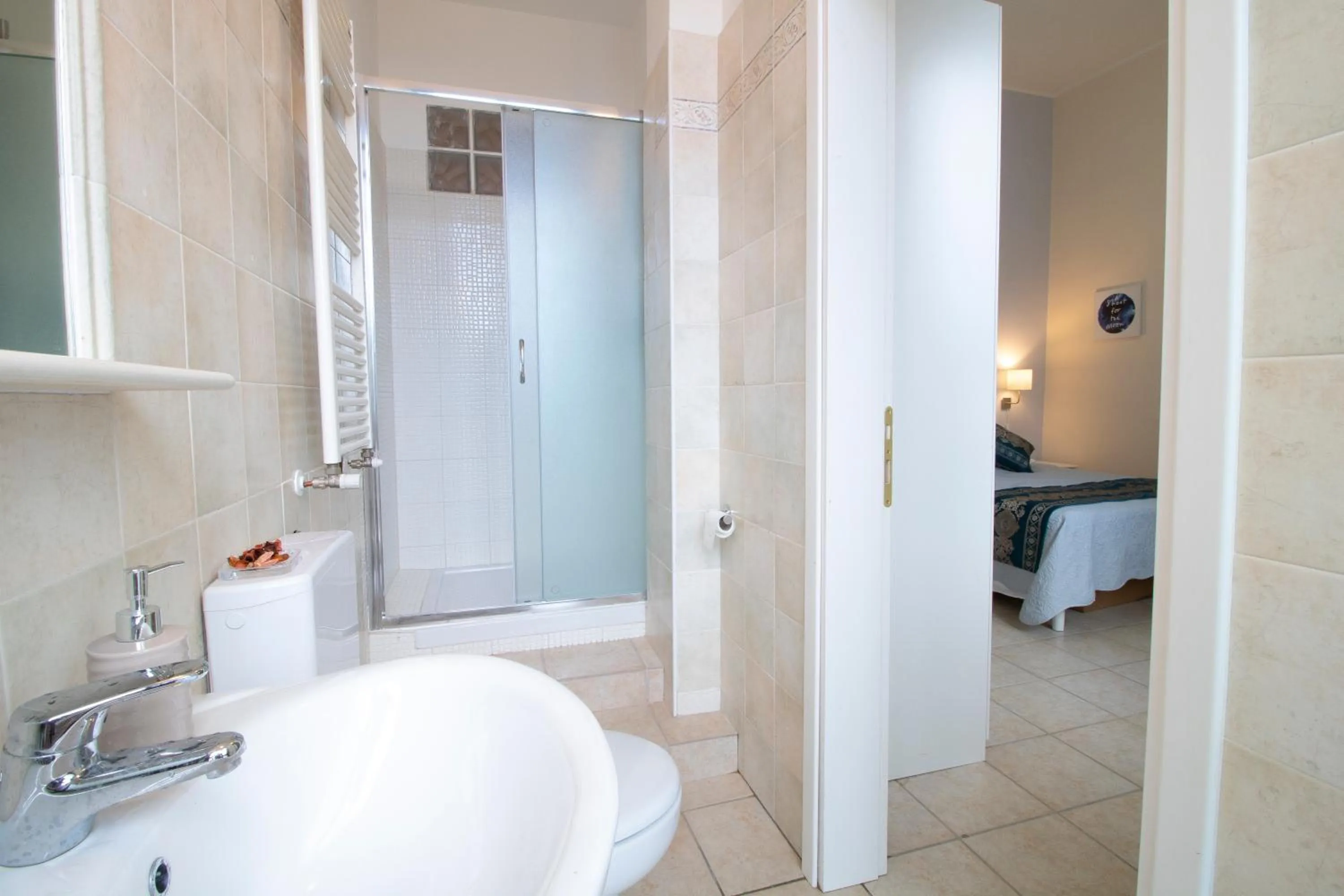 Shower in Villa Gelsomino Garden