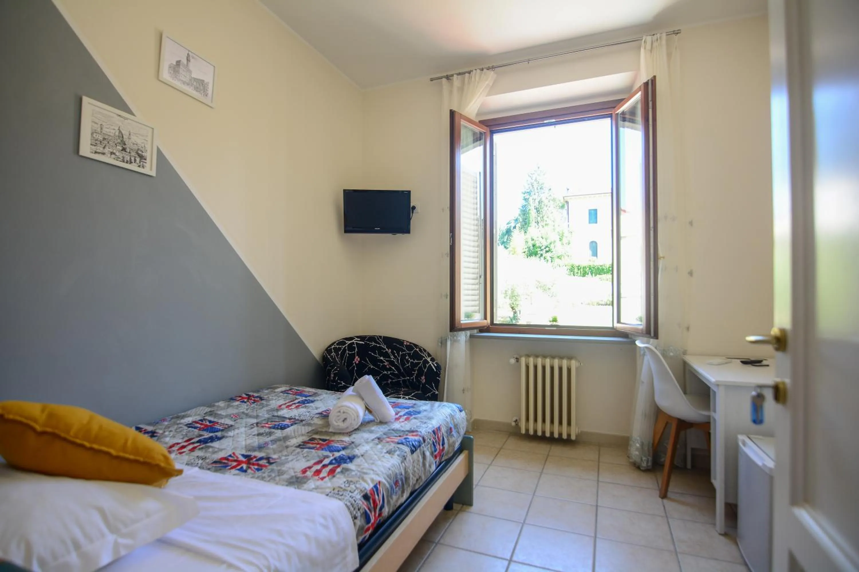 Bedroom, Bed in Villa Gelsomino Garden