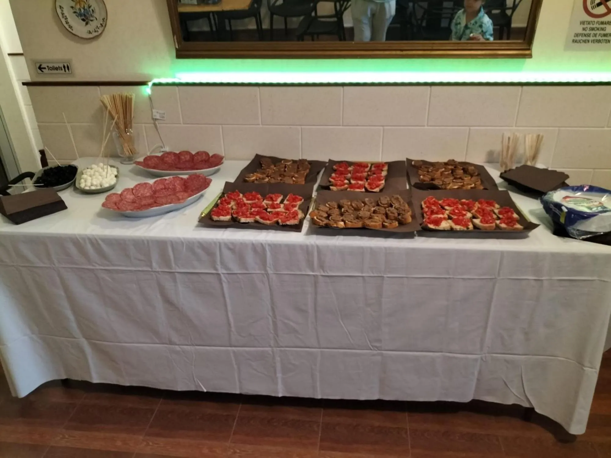 Restaurant/places to eat in Villa Gelsomino Garden