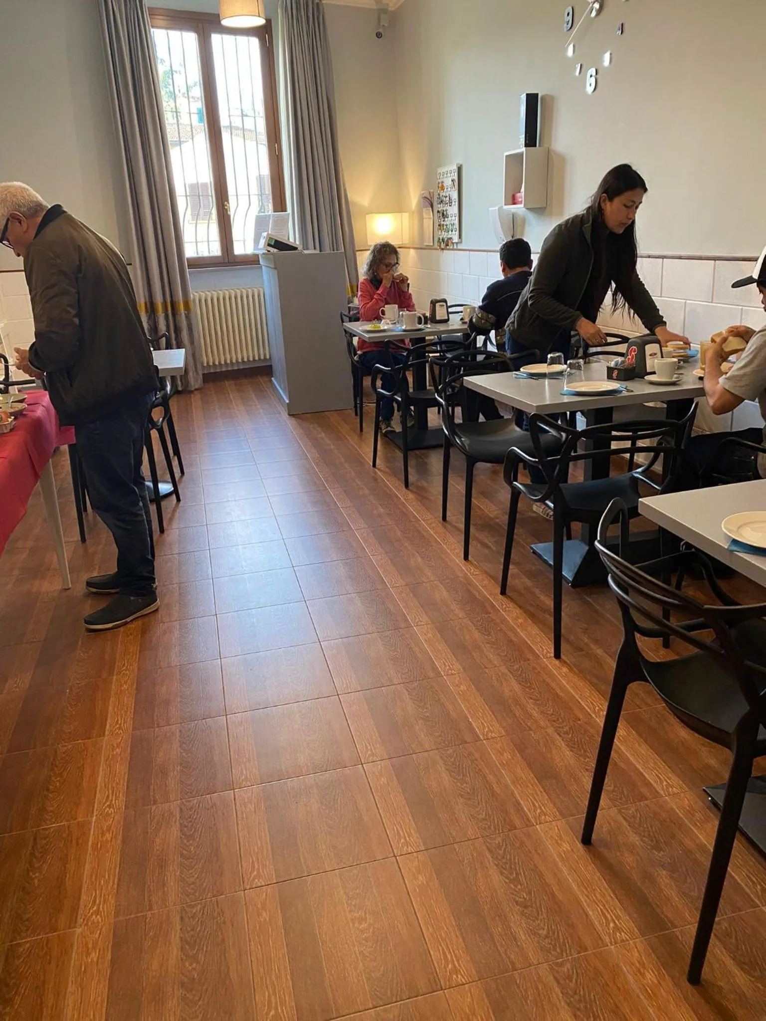 Restaurant/places to eat in Villa Gelsomino Garden