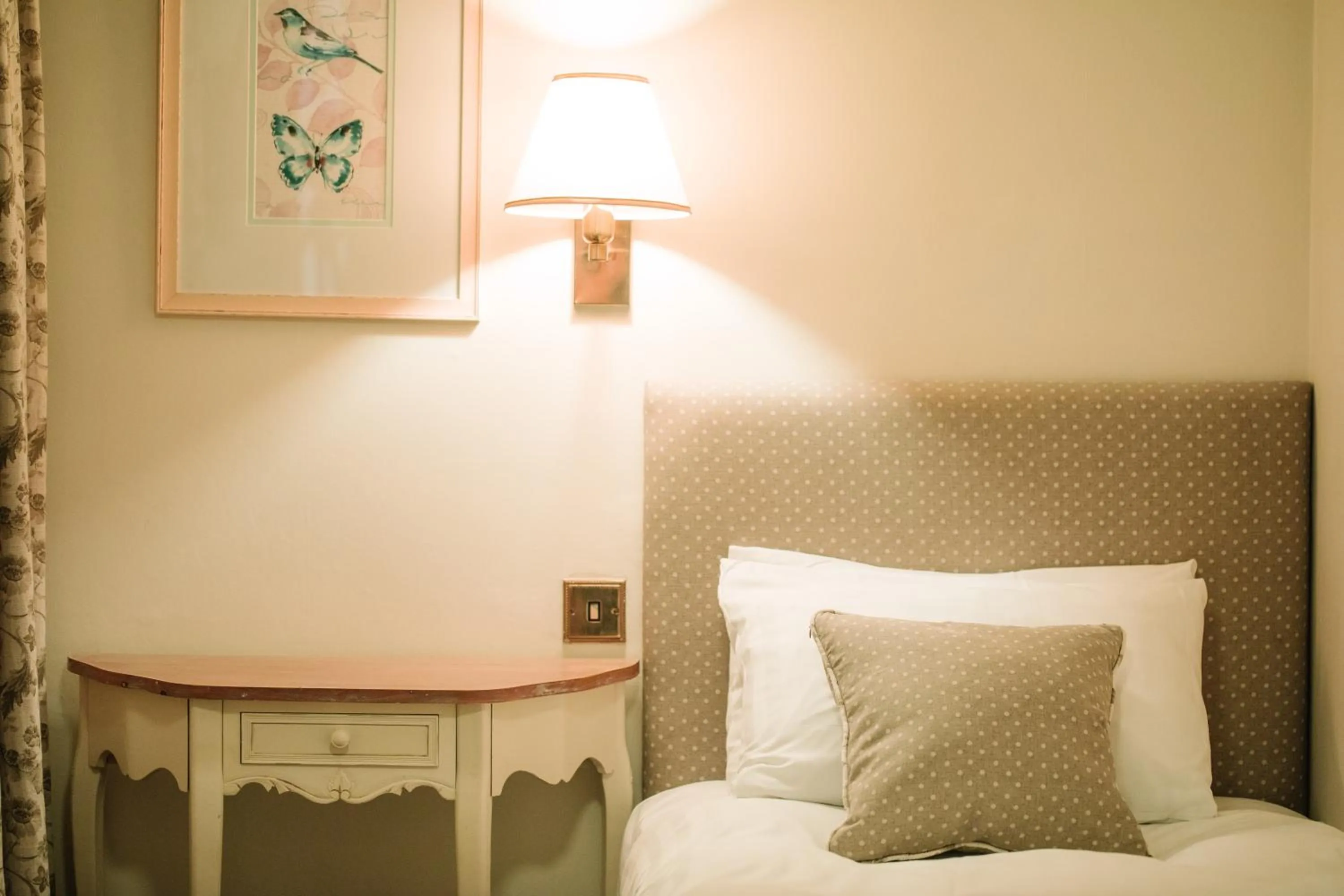 The Old Fourpenny Hotel