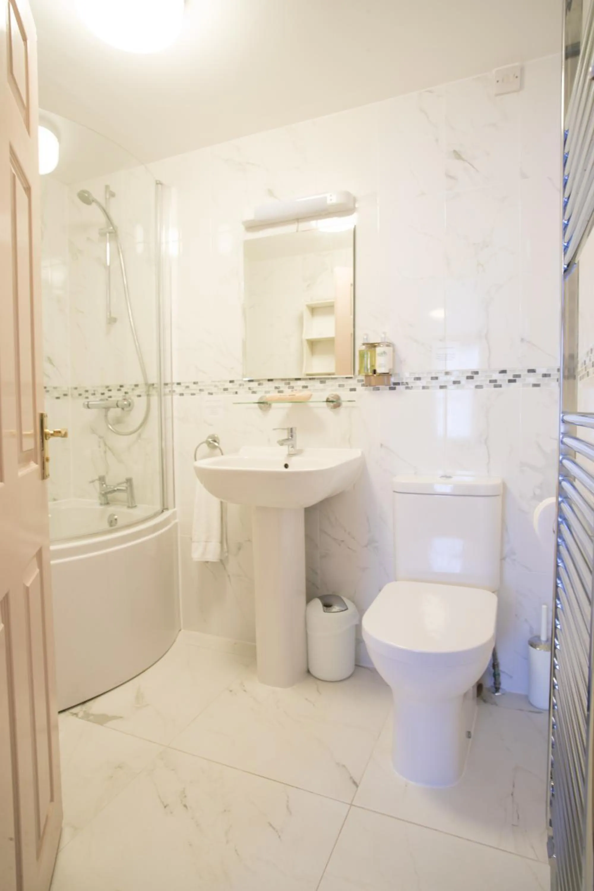 Toilet in The Old Fourpenny Hotel