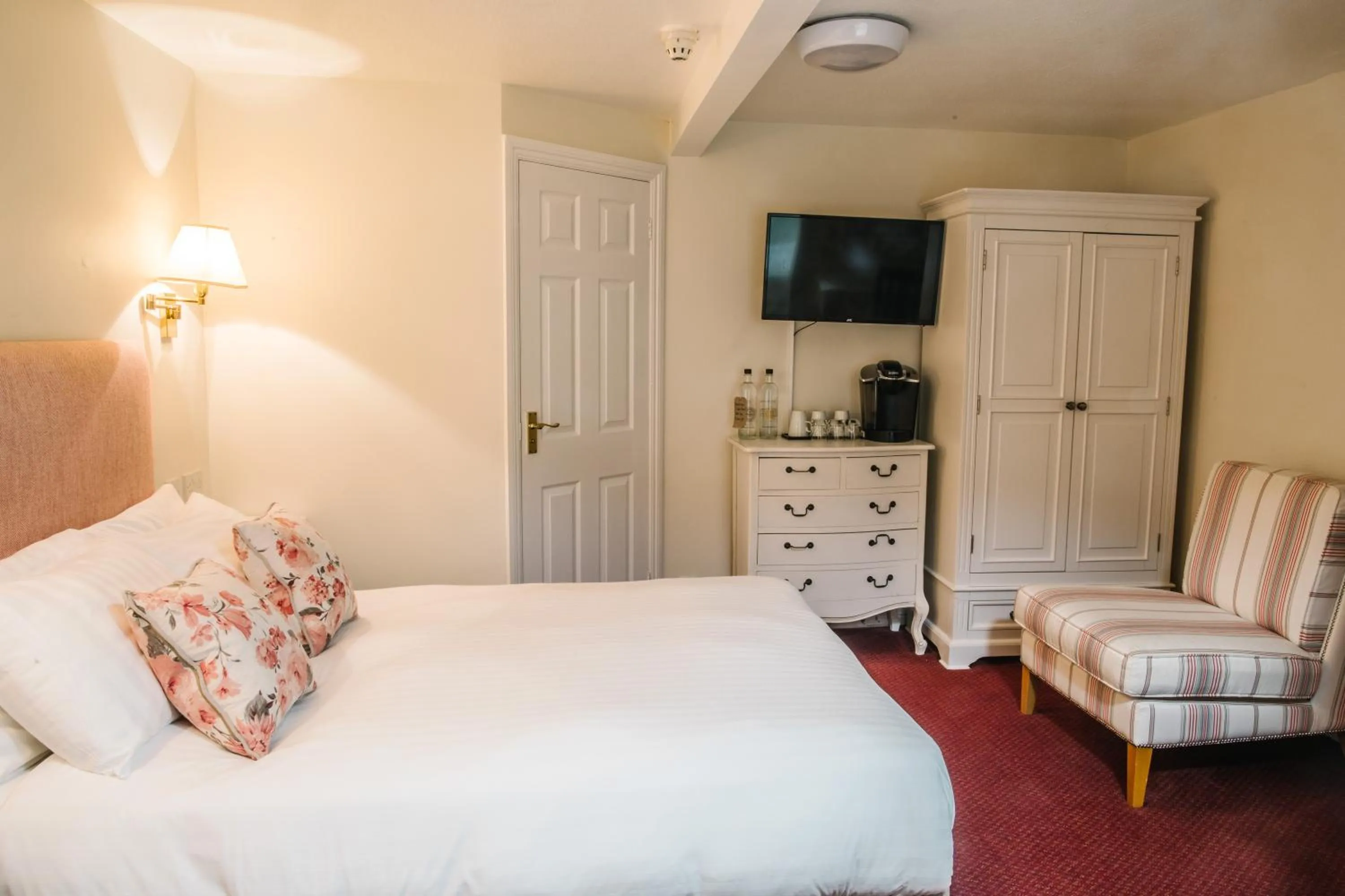 Bed in The Old Fourpenny Hotel