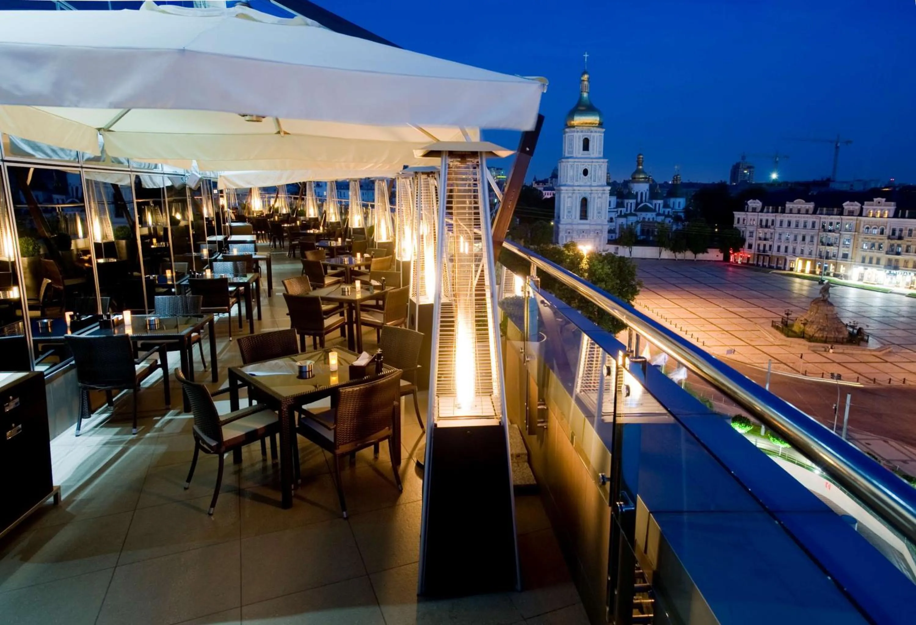 Lounge or bar in Hyatt Regency Kyiv