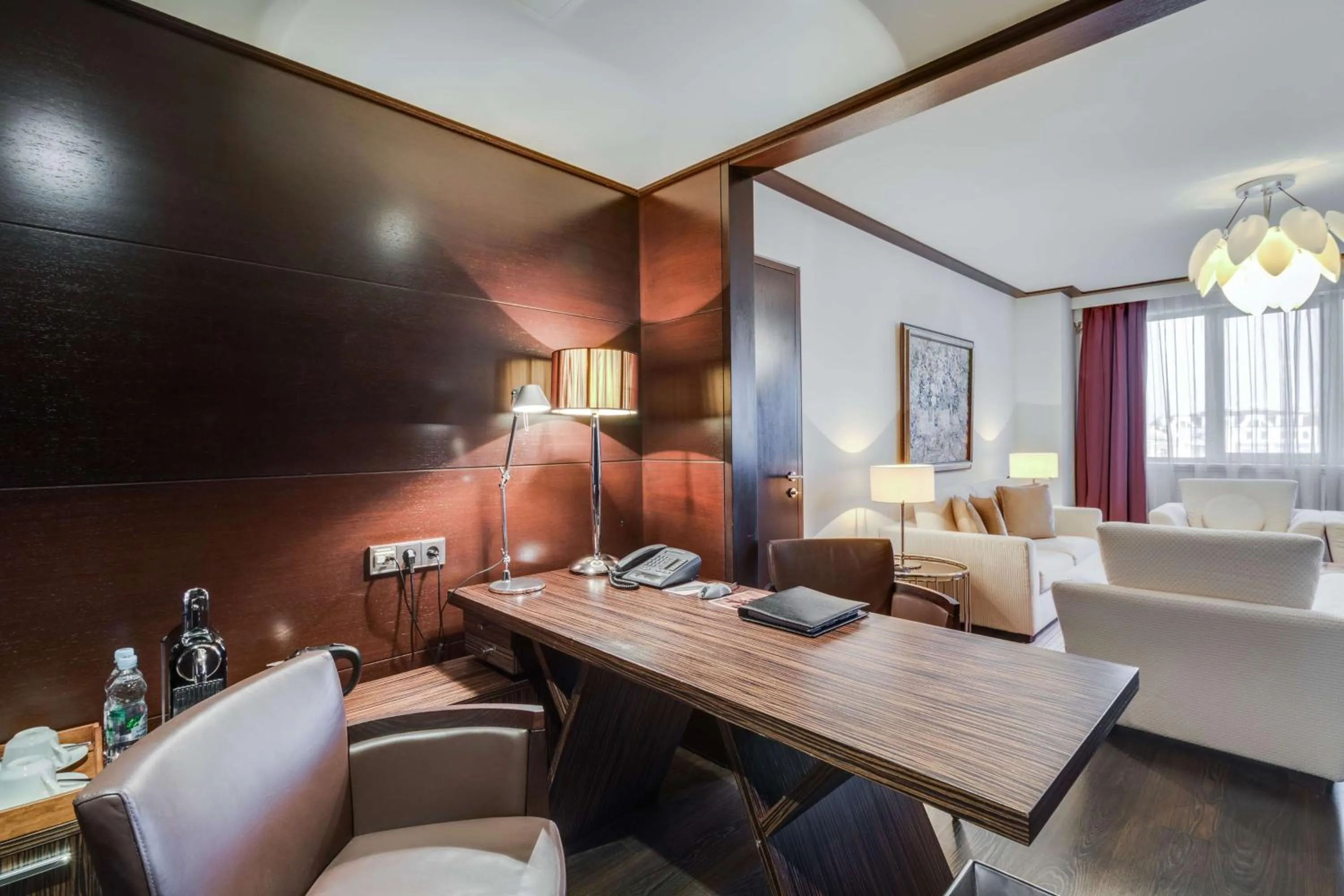 Photo of the whole room in Hyatt Regency Kyiv