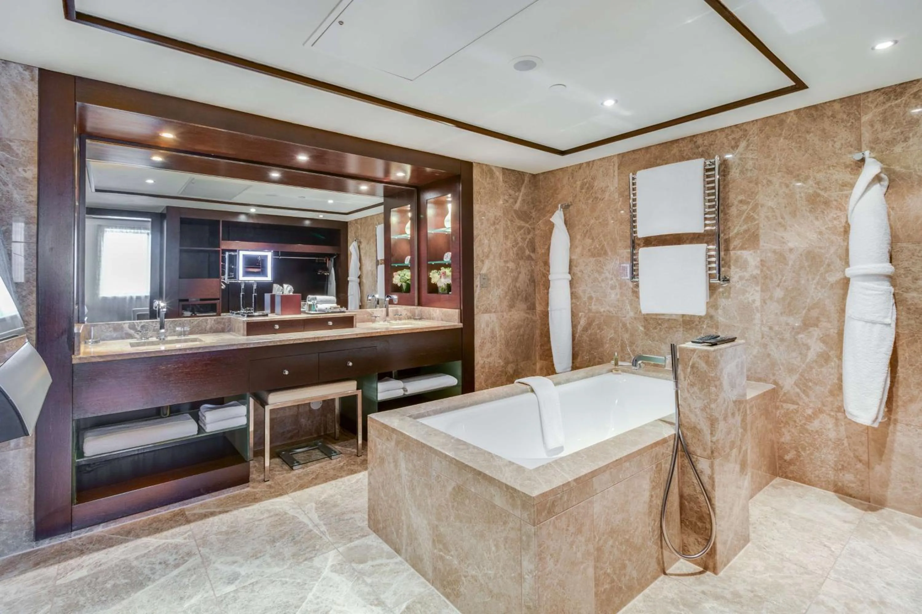 Photo of the whole room in Hyatt Regency Kyiv