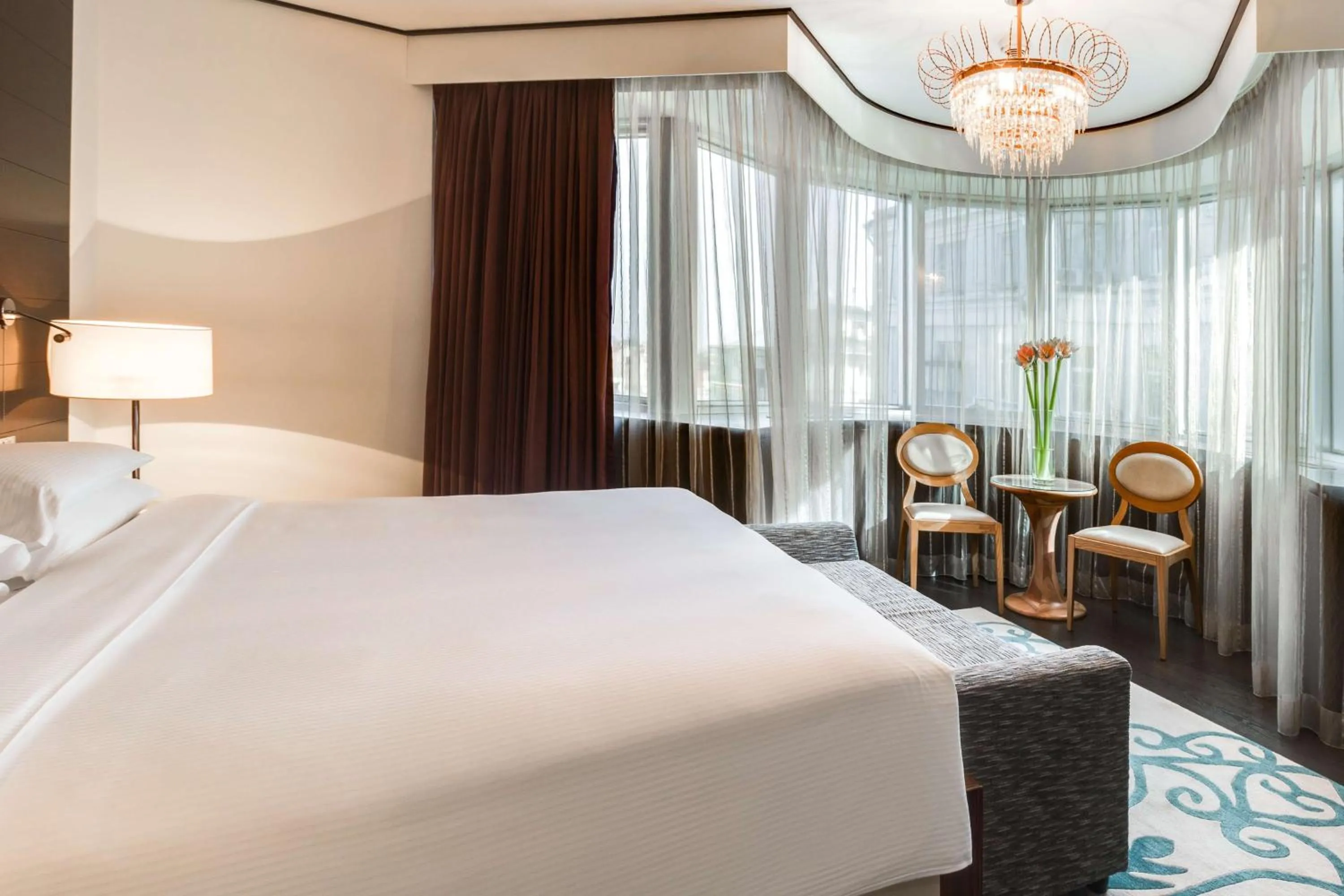 Photo of the whole room, Bed in Hyatt Regency Kyiv