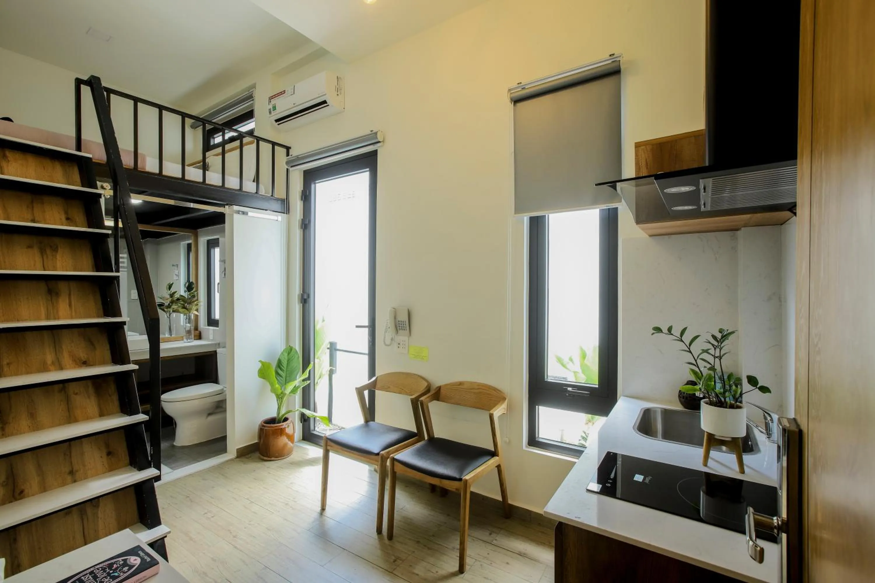 Shower in Magnolia's Can Tho