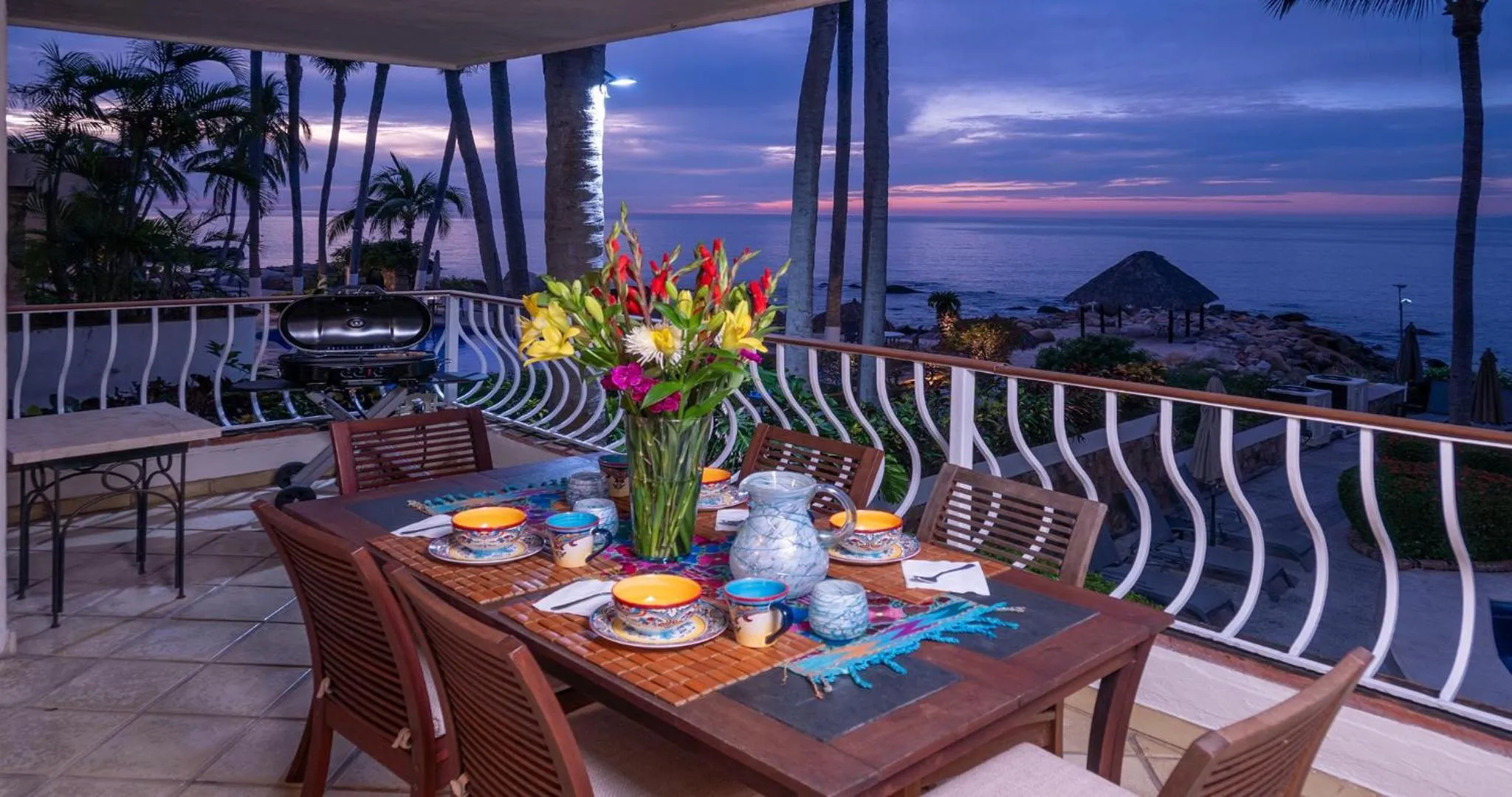 Ocean Front, 3 bedroom, 3 bathroom, Casa Natalia, Playa Esmeralda