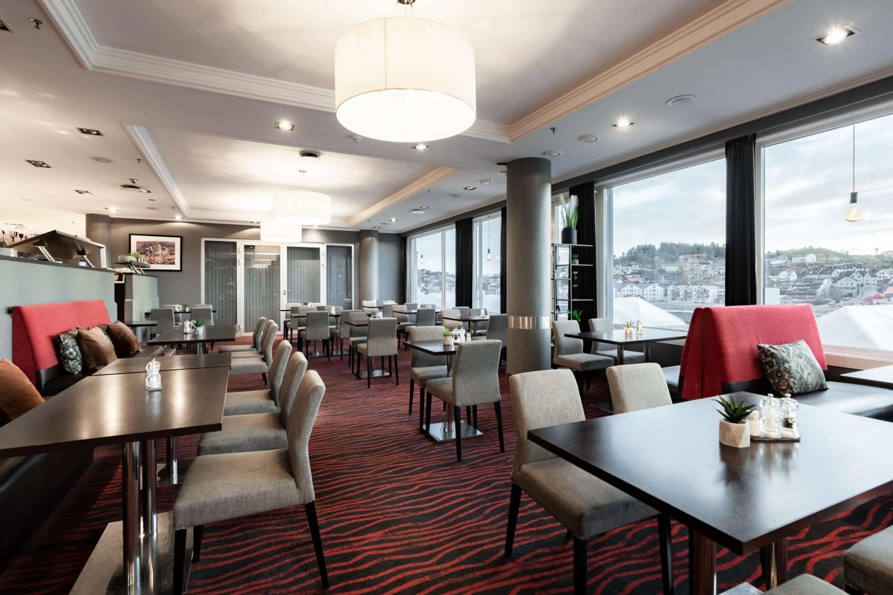 Restaurant/places to eat in Scandic Kristiansund