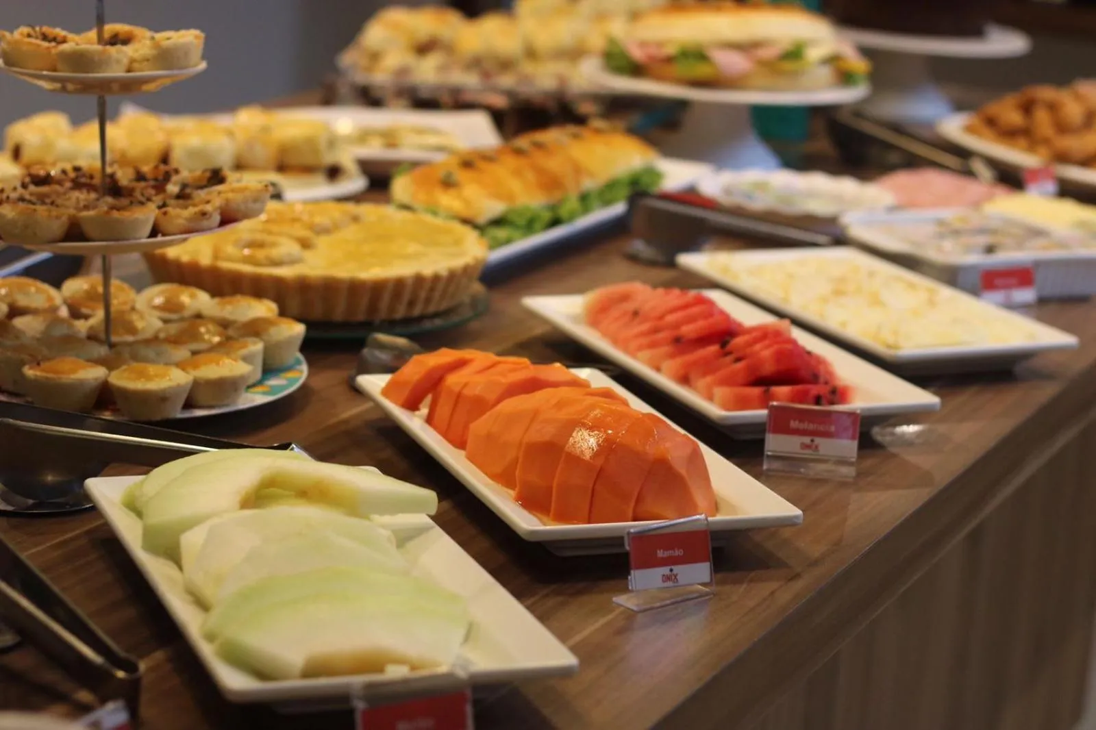 Buffet breakfast in Onix Hotel Aeroporto