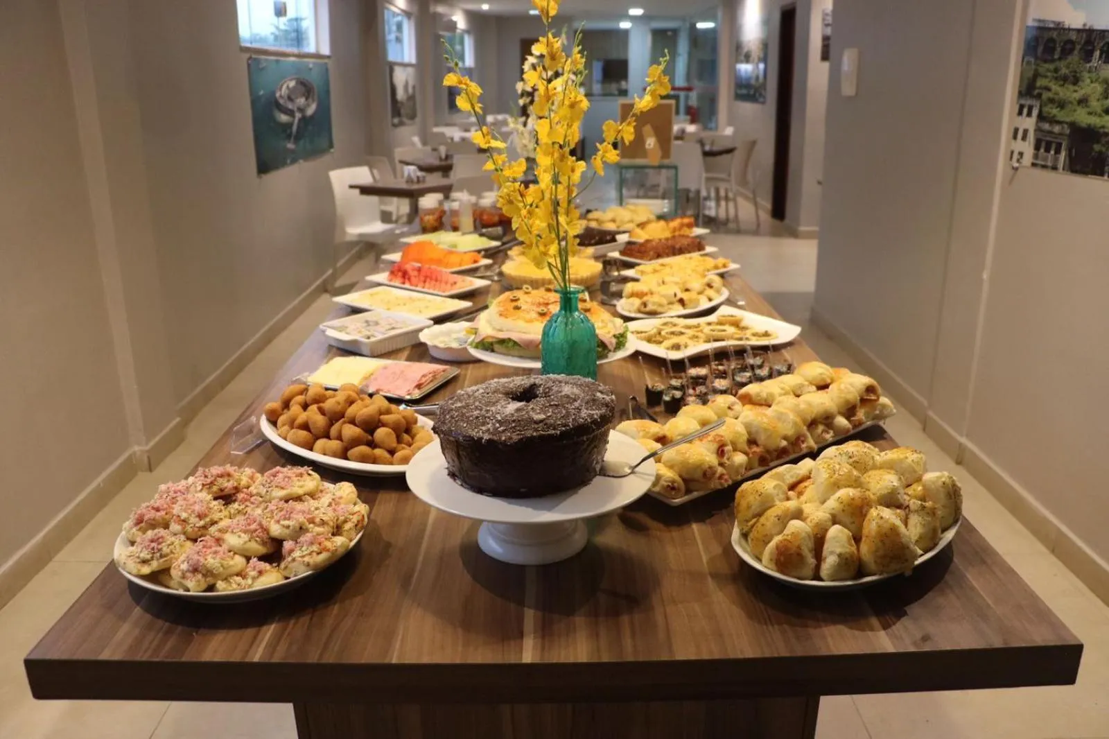 Buffet breakfast in Onix Hotel Aeroporto