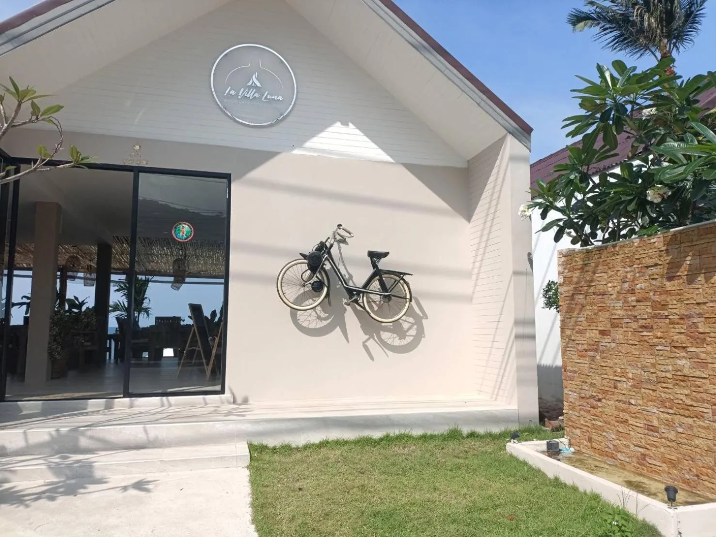 Restaurant/places to eat in March Samui Resort