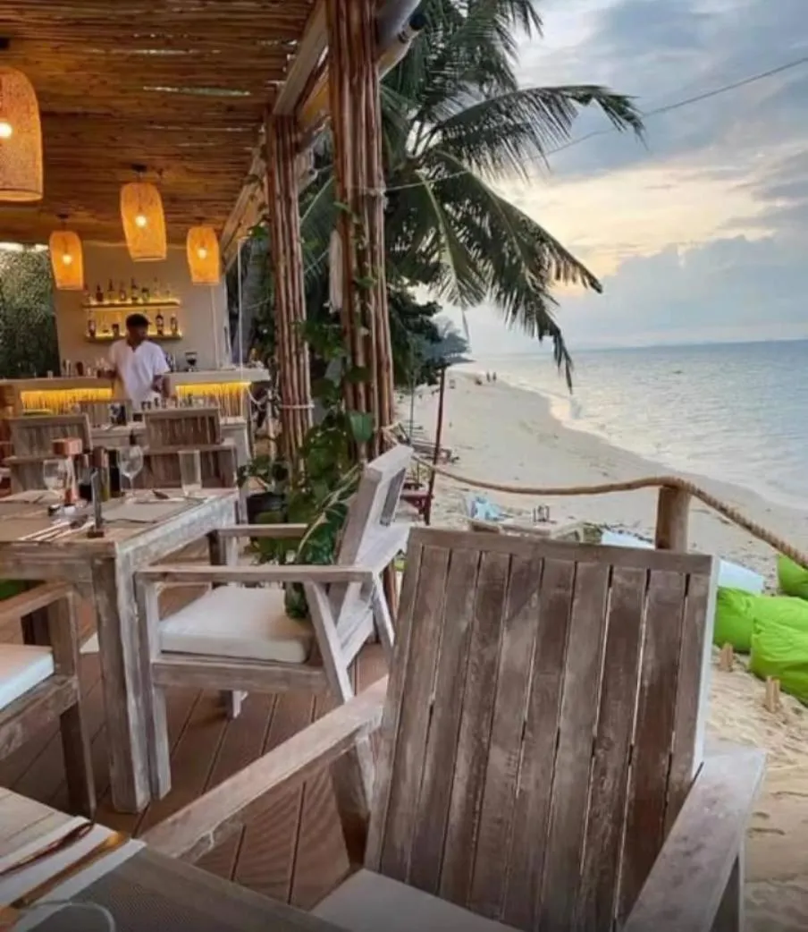 Restaurant/places to eat in March Samui Resort