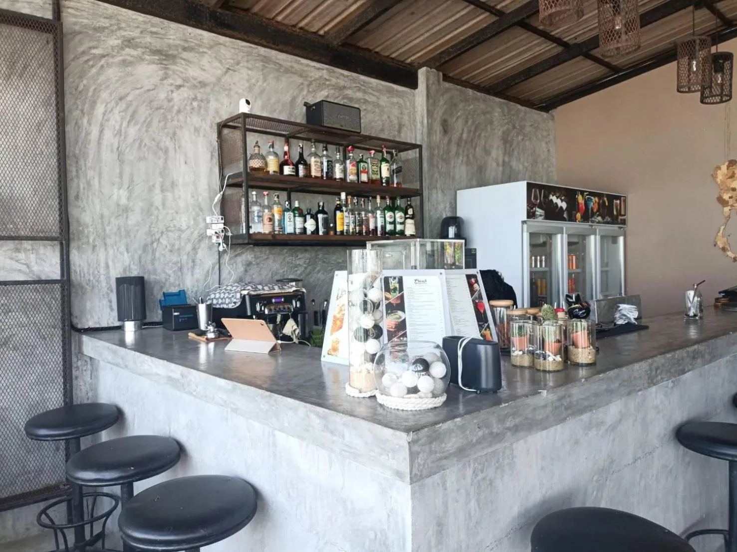 Restaurant/places to eat in March Samui Resort