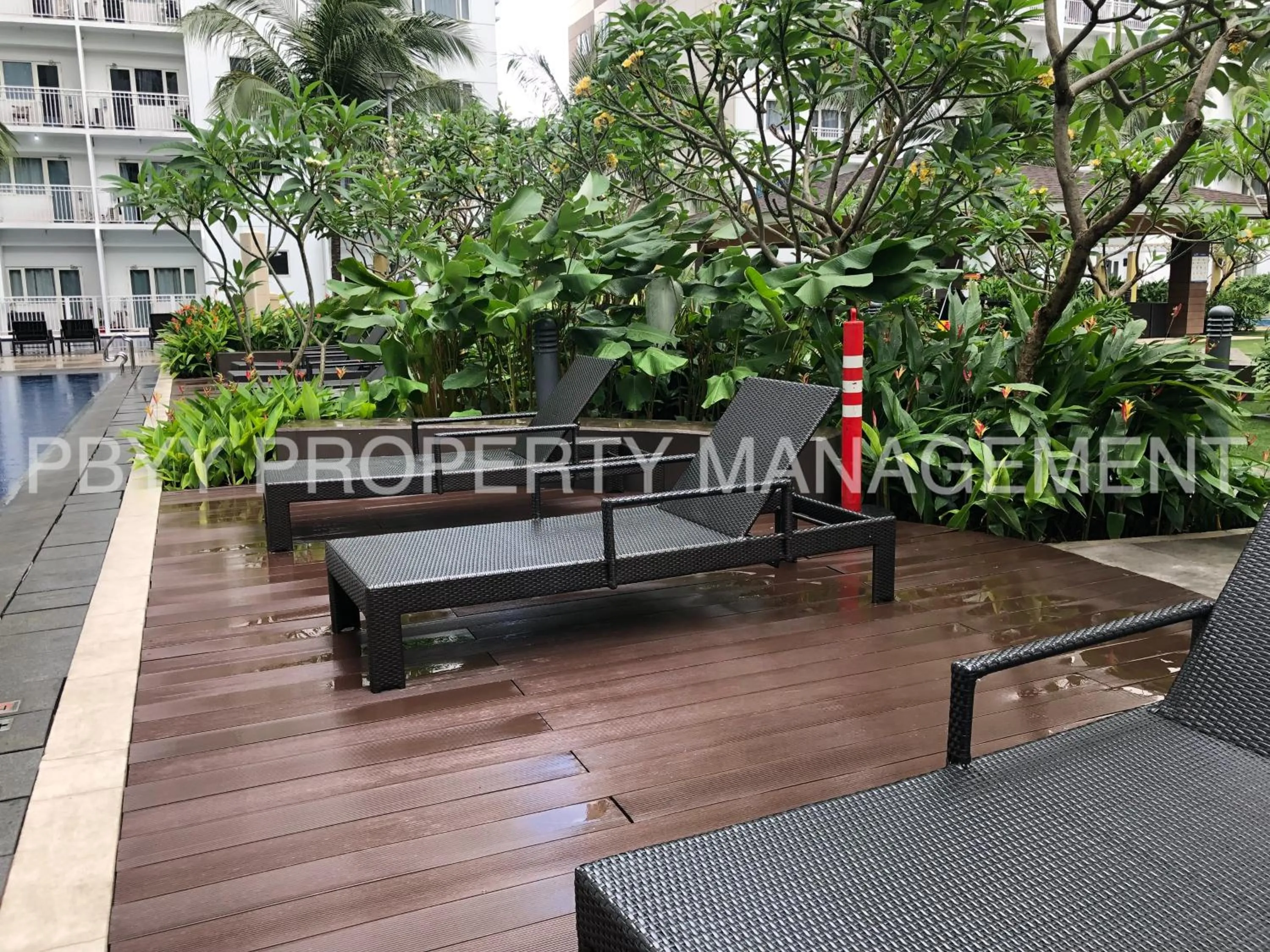 sunbed in Shore Residences, Mall Of Asia Complex Stayction by PBYY