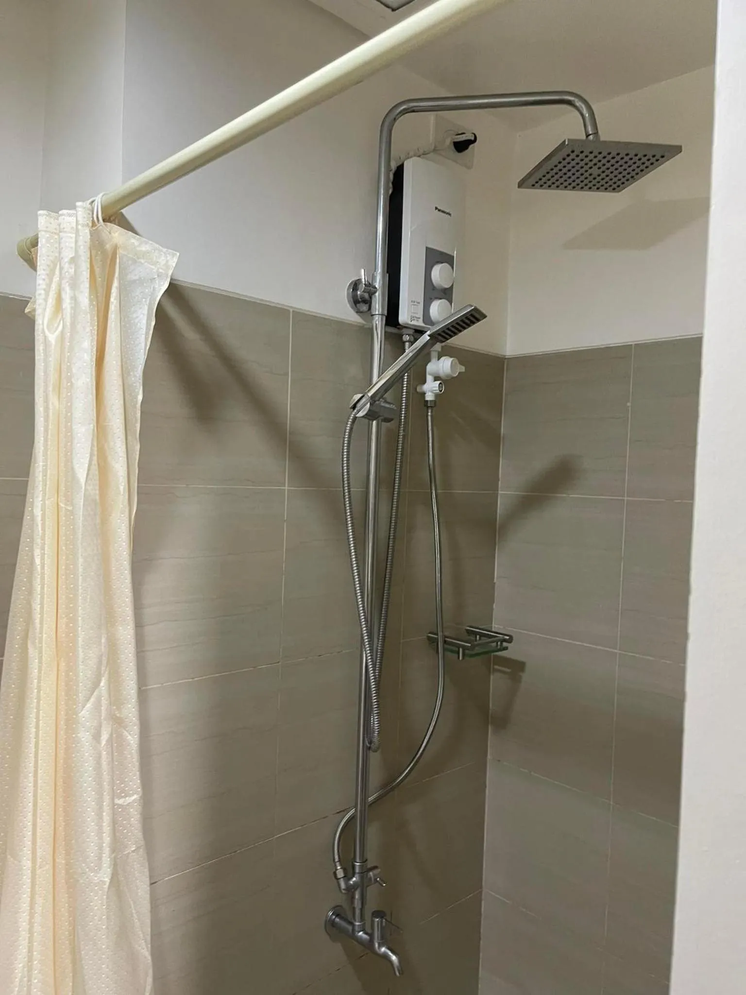 Shower in Shore Residences, Mall Of Asia Complex Stayction by PBYY