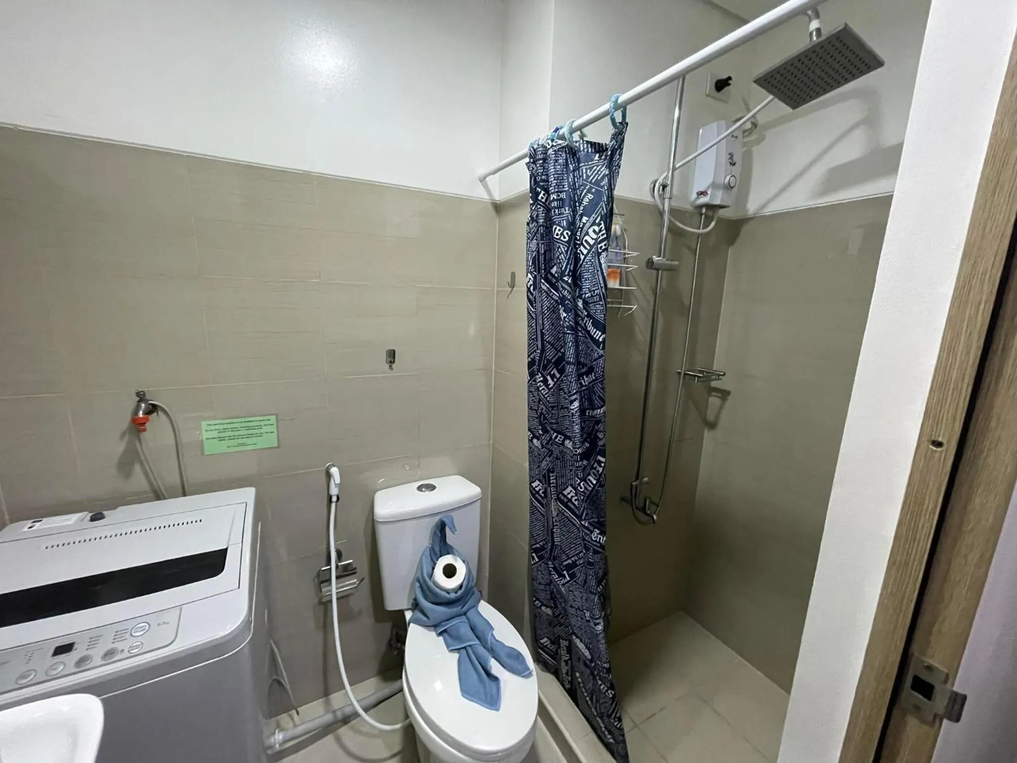 Shower in Shore Residences, Mall Of Asia Complex Stayction by PBYY