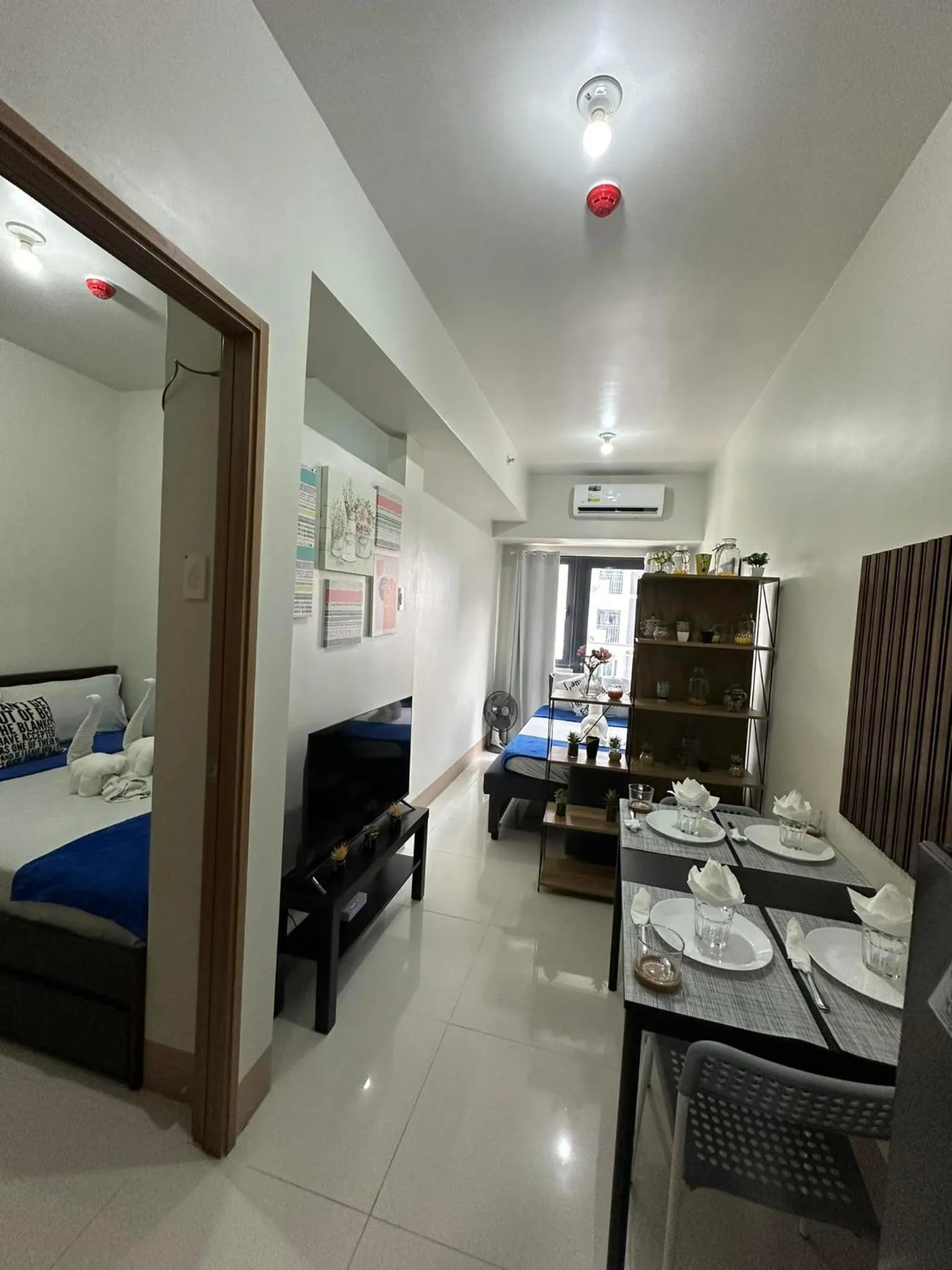 Bed in Shore Residences, Mall Of Asia Complex Stayction by PBYY