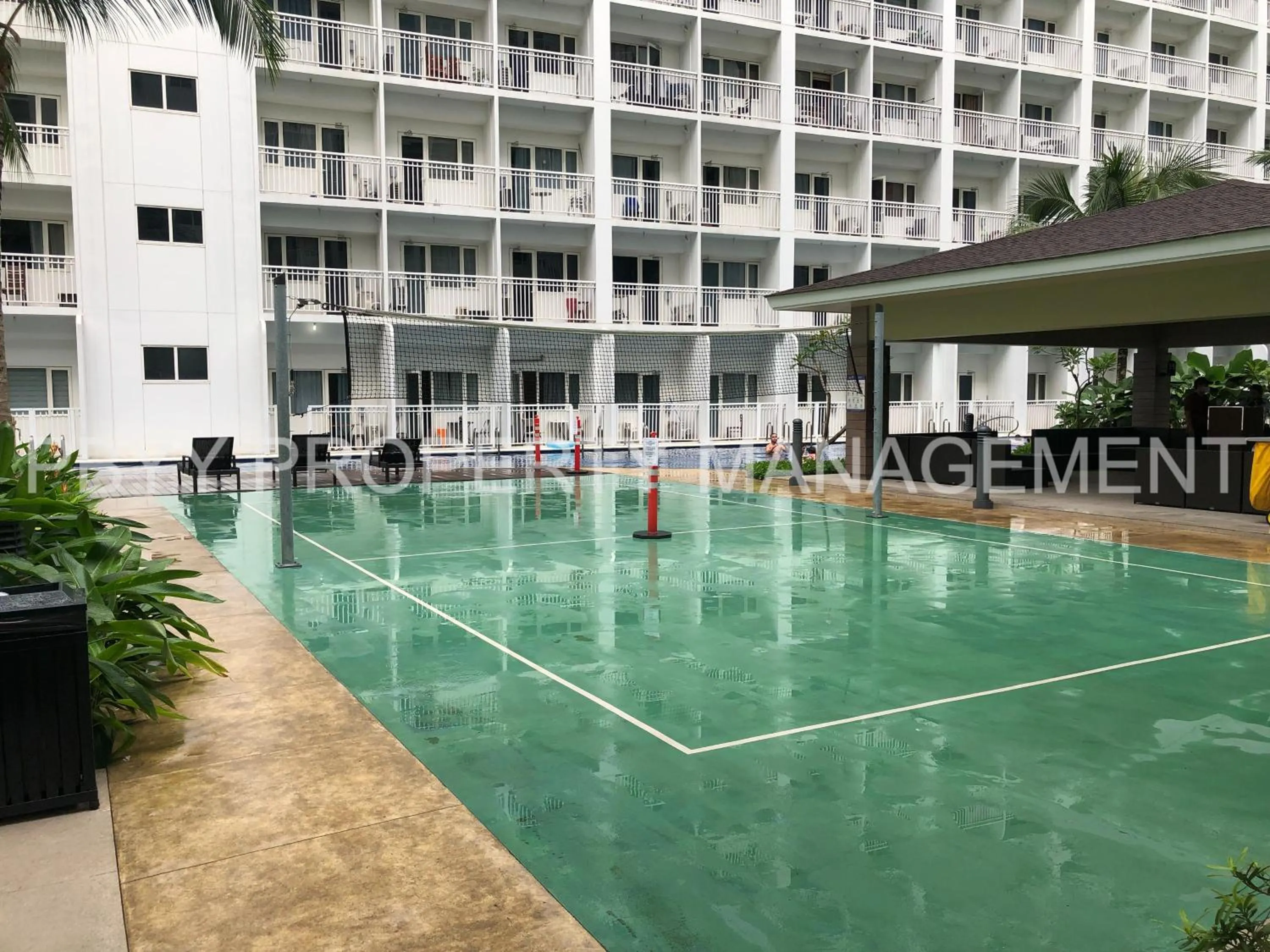 Inner courtyard view in Shore Residences, Mall Of Asia Complex Stayction by PBYY