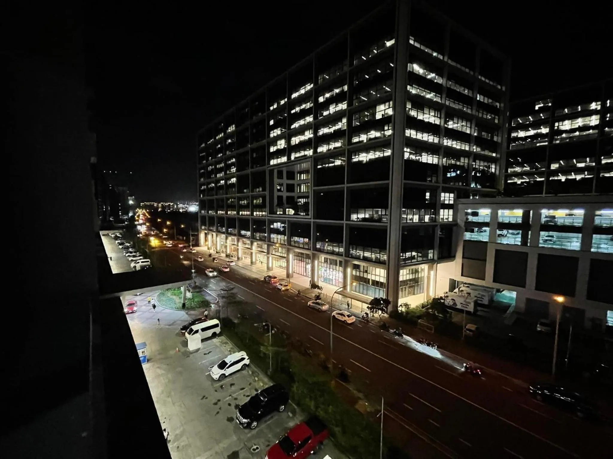 Neighbourhood in Shore Residences, Mall Of Asia Complex Stayction by PBYY