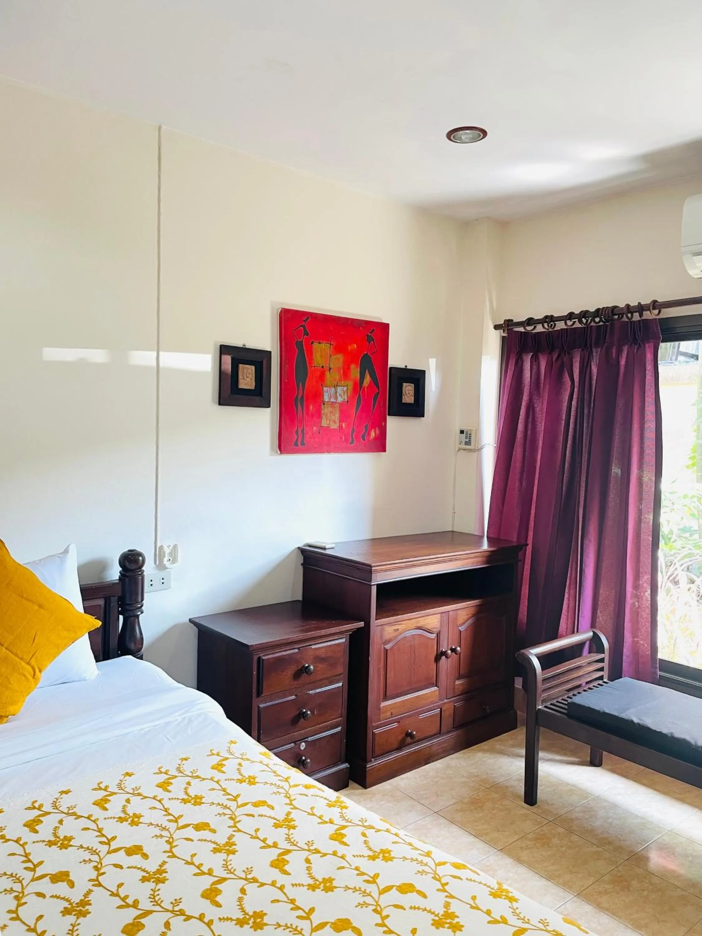 Bed in Meewaya Hotel