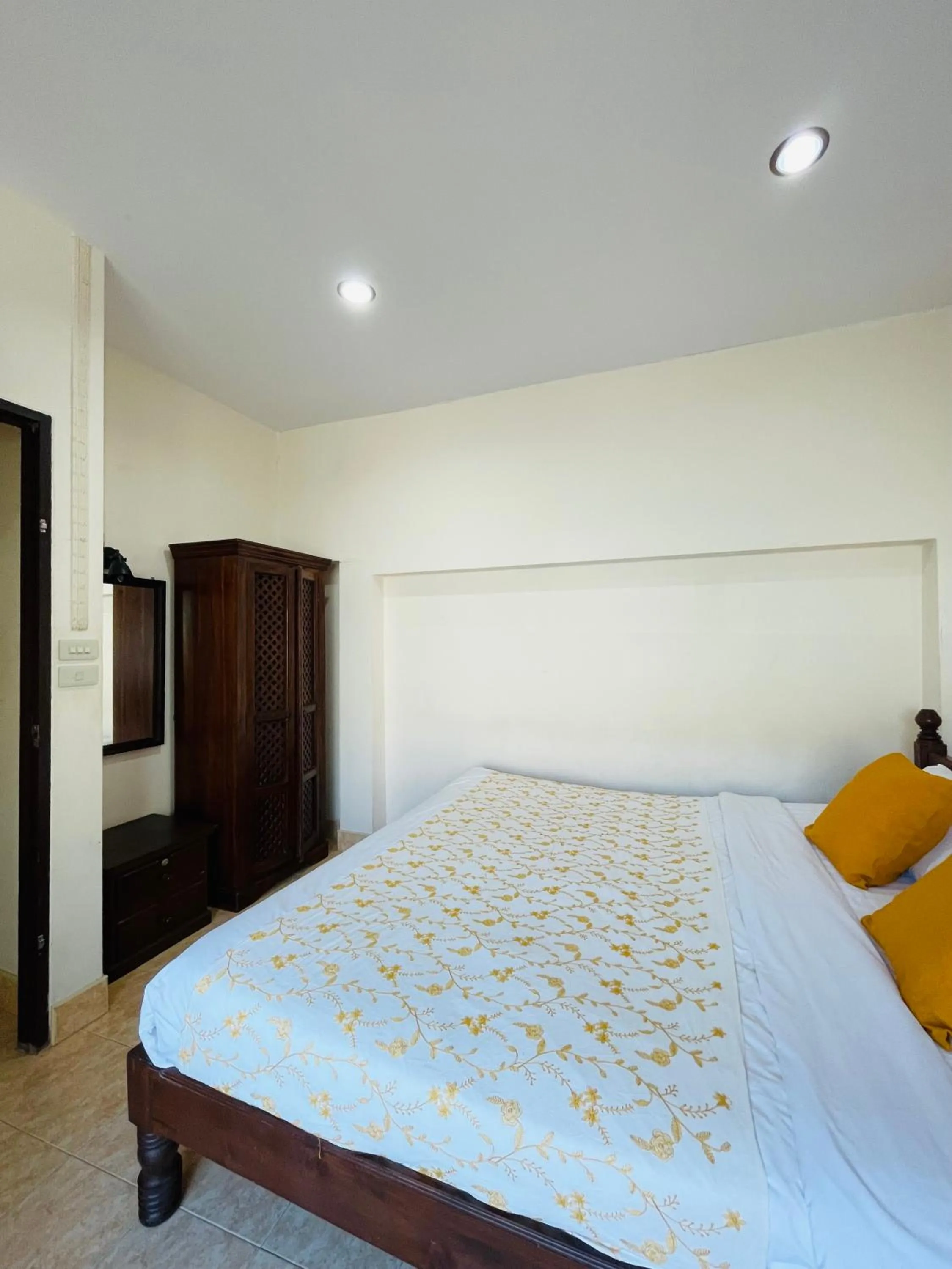 Bed in Meewaya Hotel