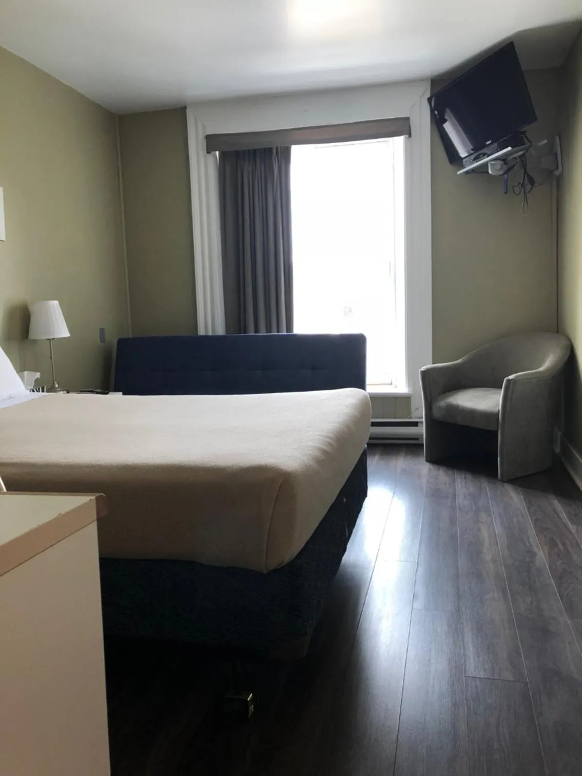 Bed in Auberge St-Louis