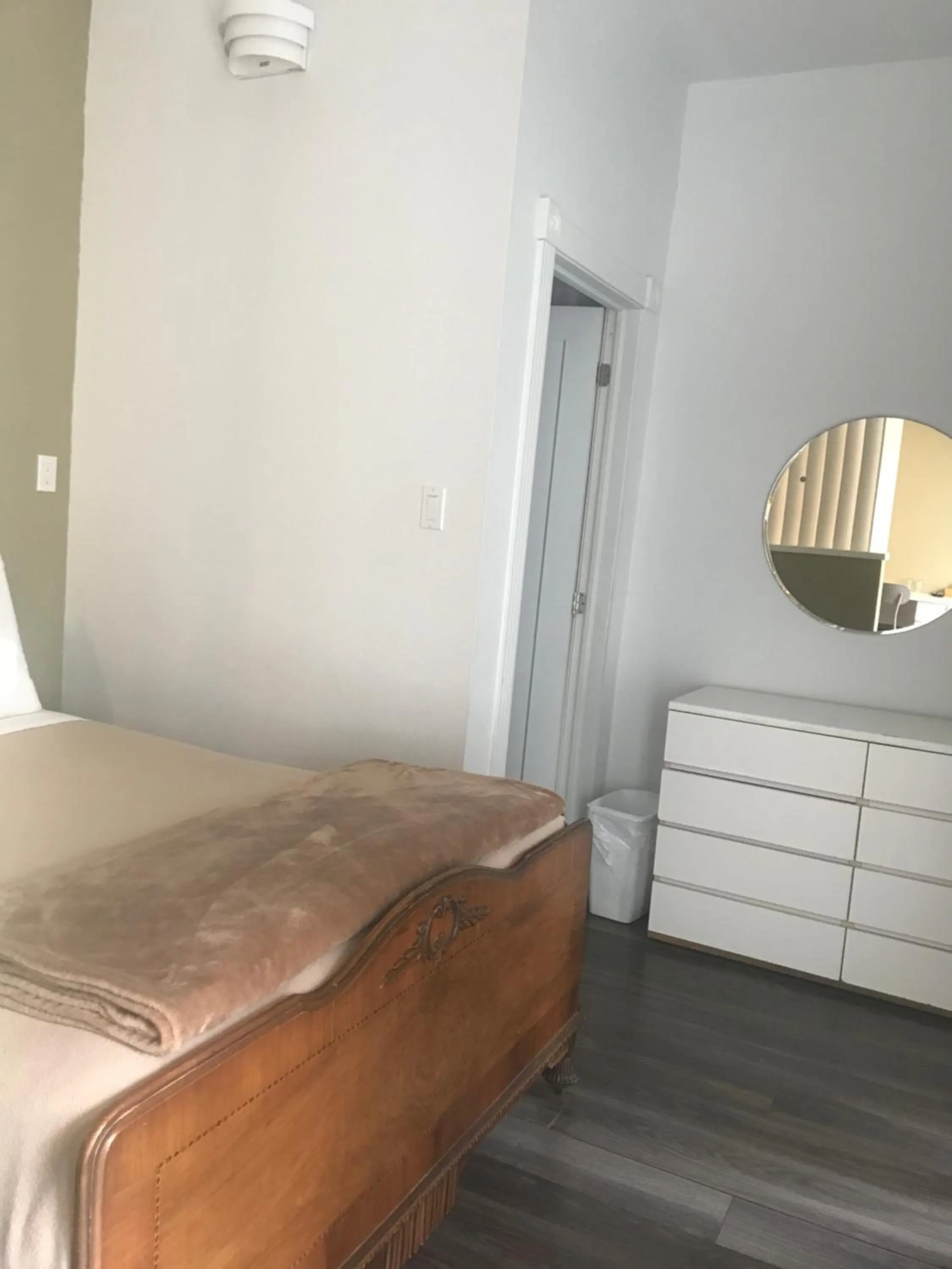 Bedroom, Bed in Auberge St-Louis