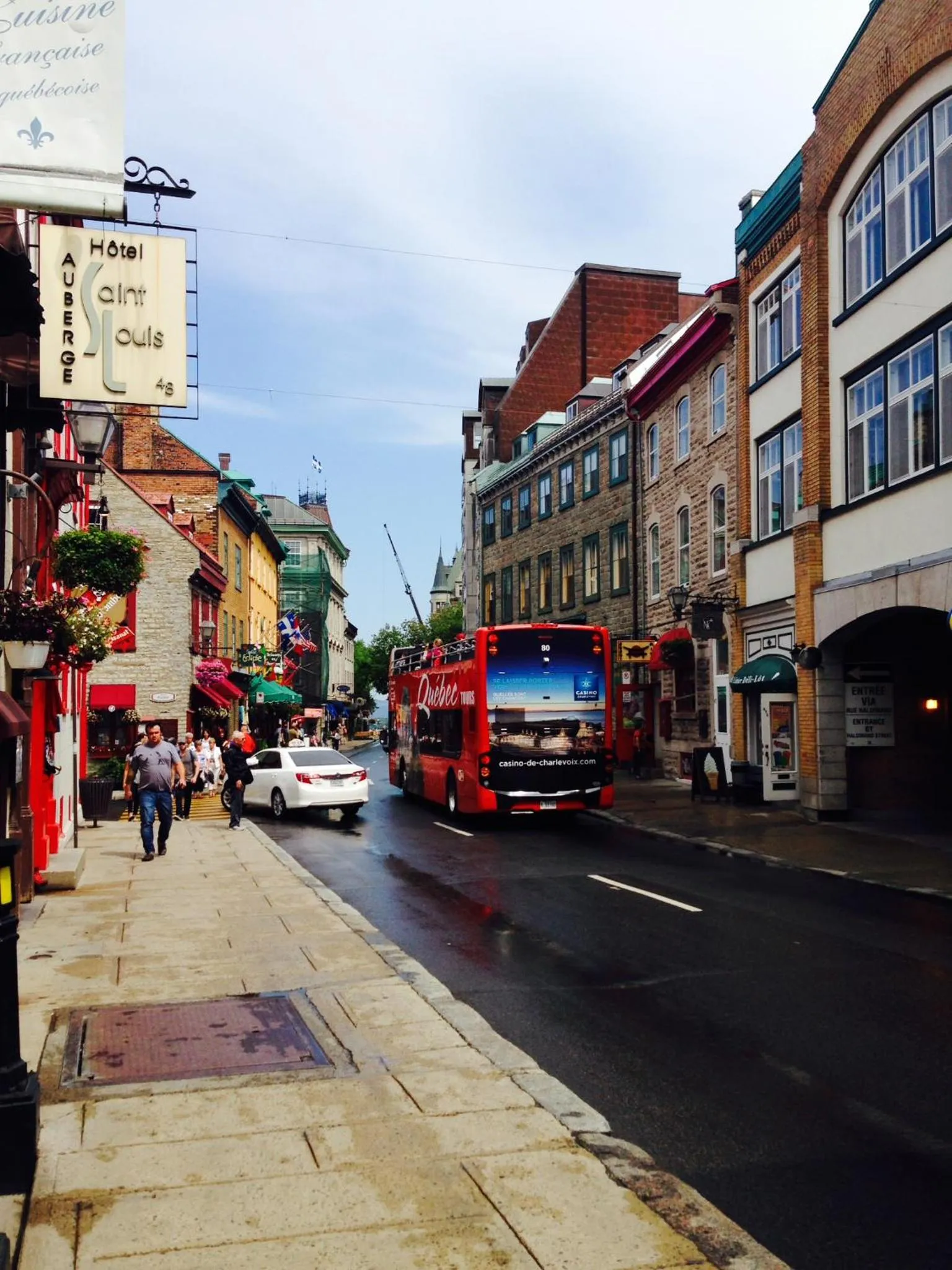 Neighbourhood in Auberge St-Louis