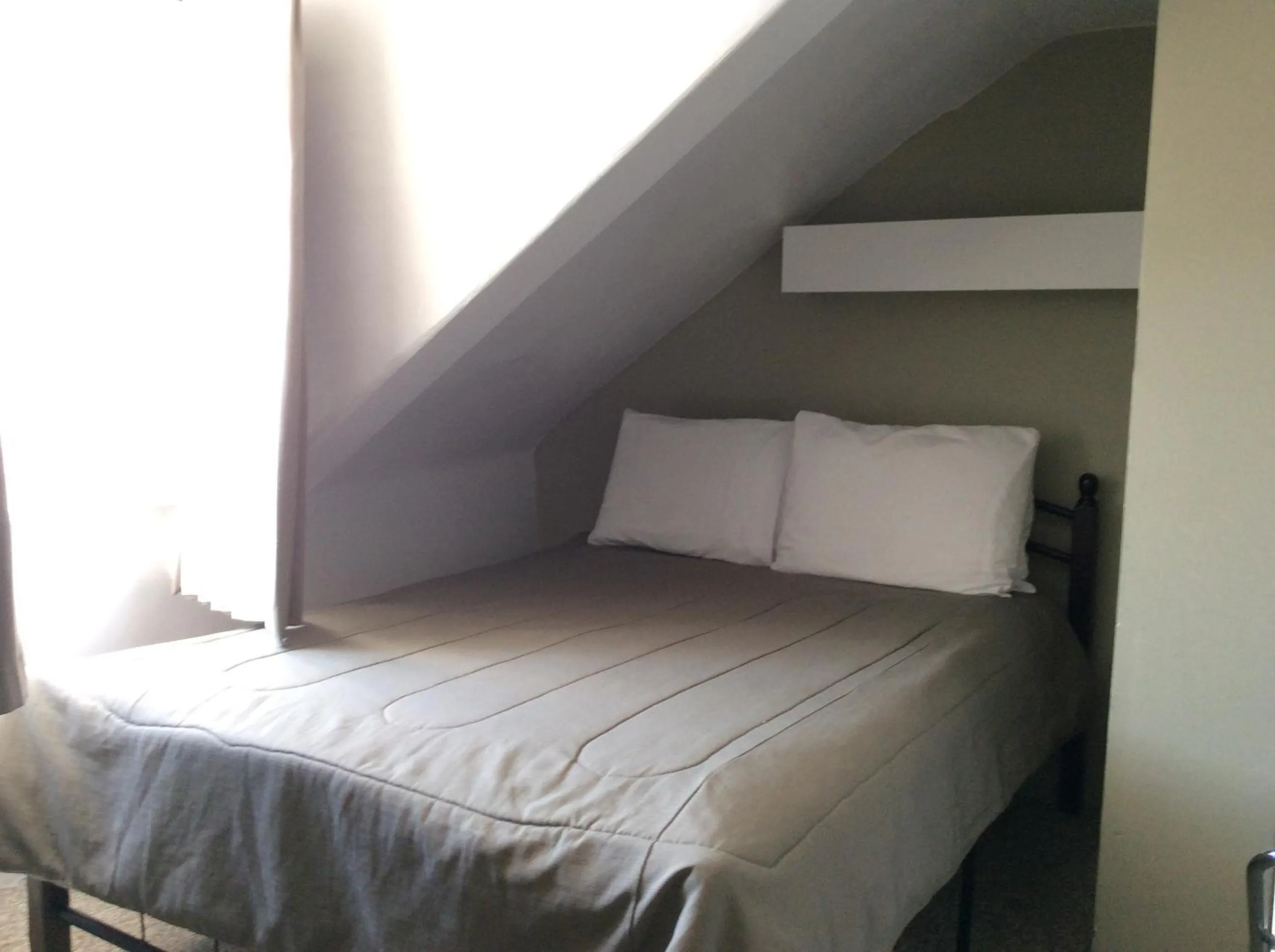 Bed in Auberge St-Louis