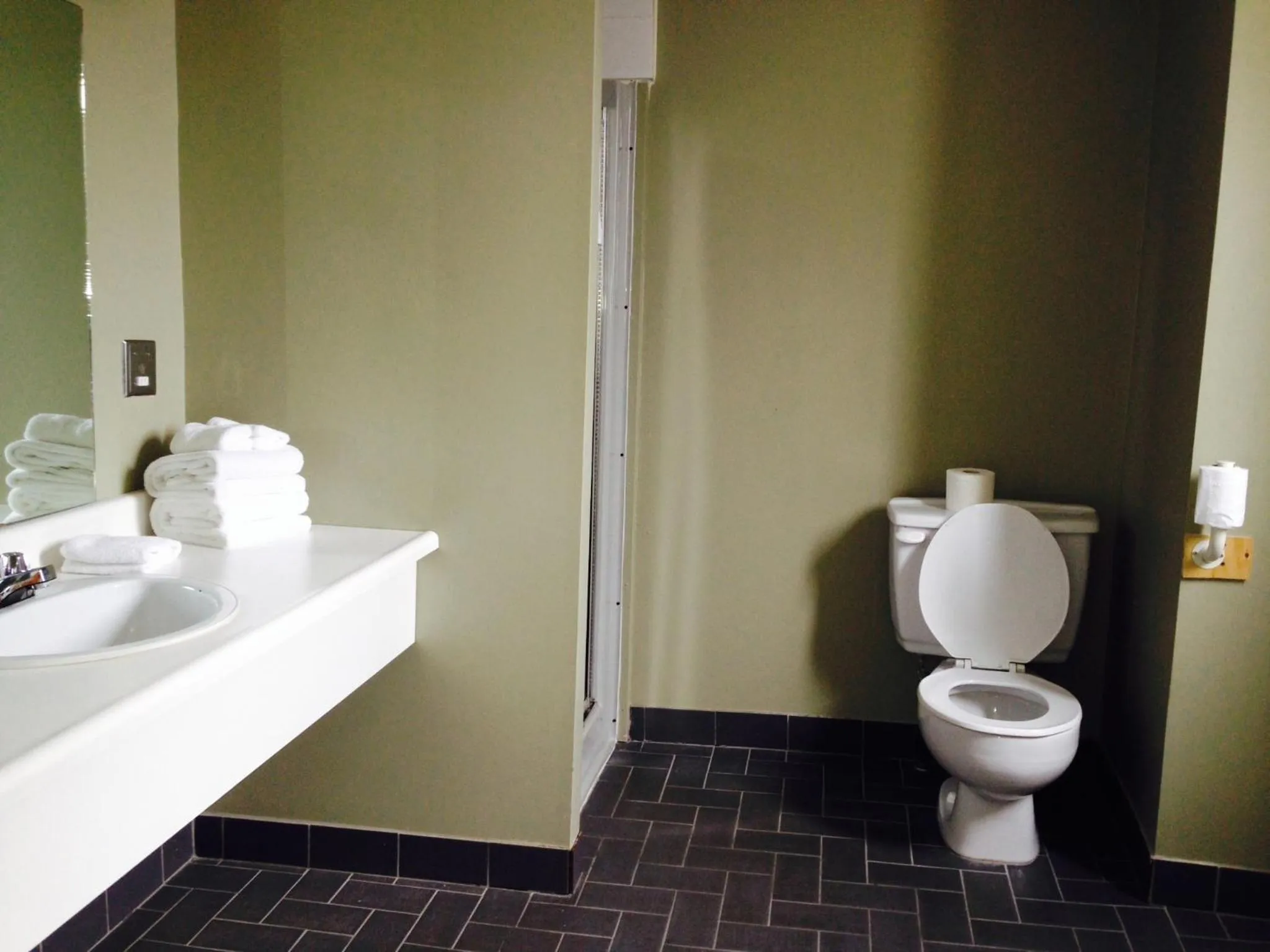 Bathroom in Auberge St-Louis