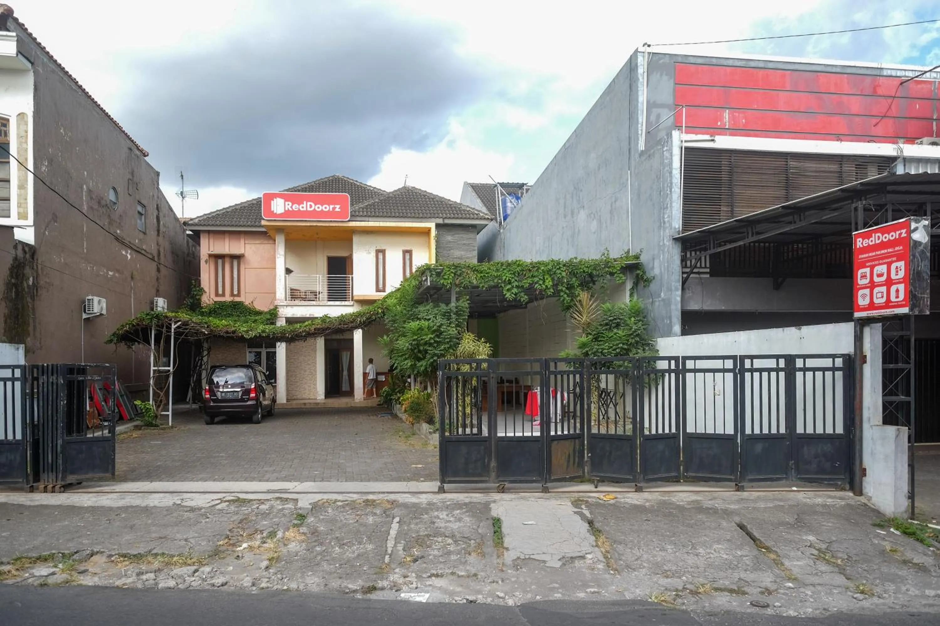 Property building in RedDoorz Syariah at Griya Hanum Condoongcatur