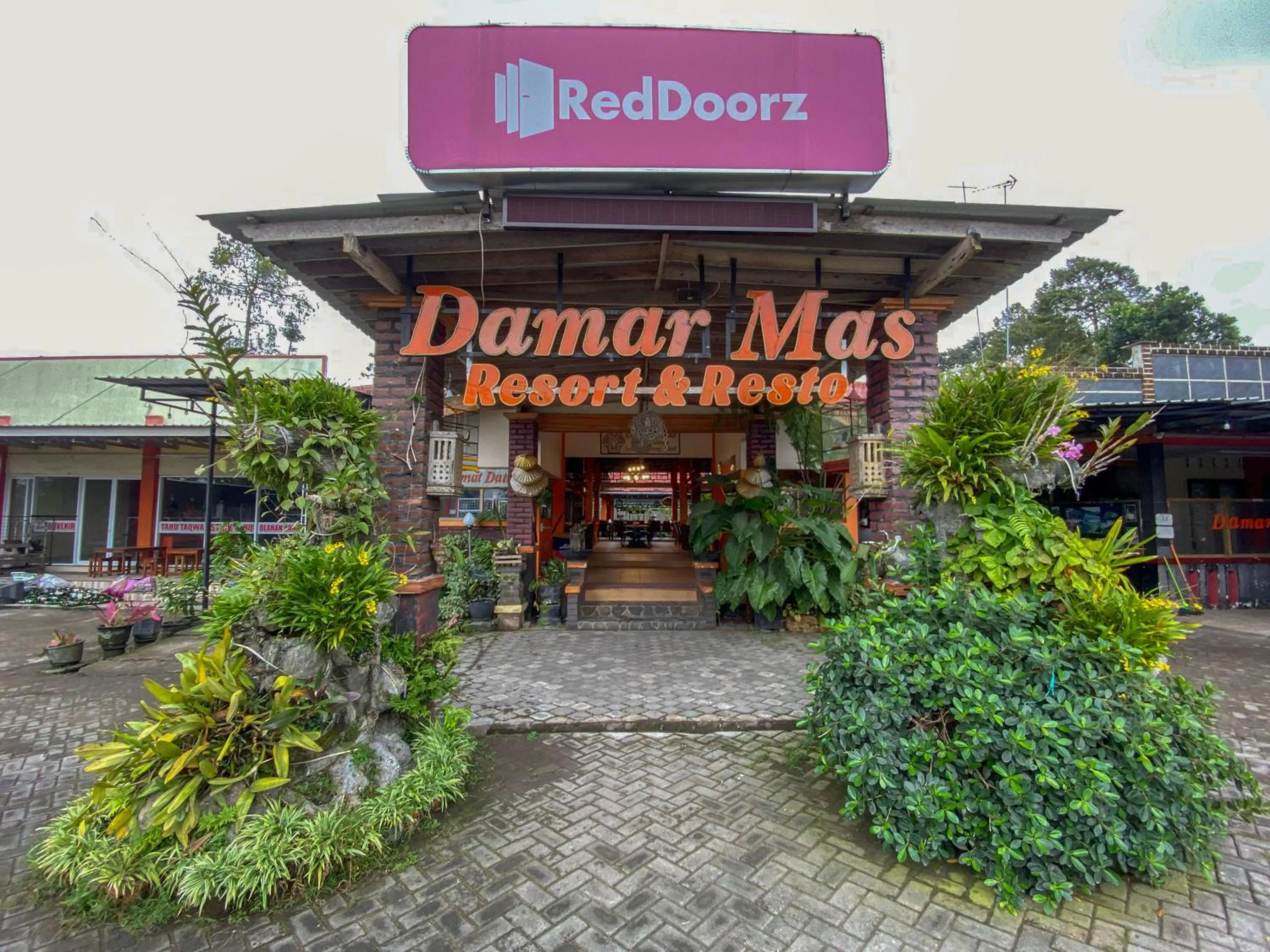 Property building in RedDoorz at Damar Mas Resort Kediri