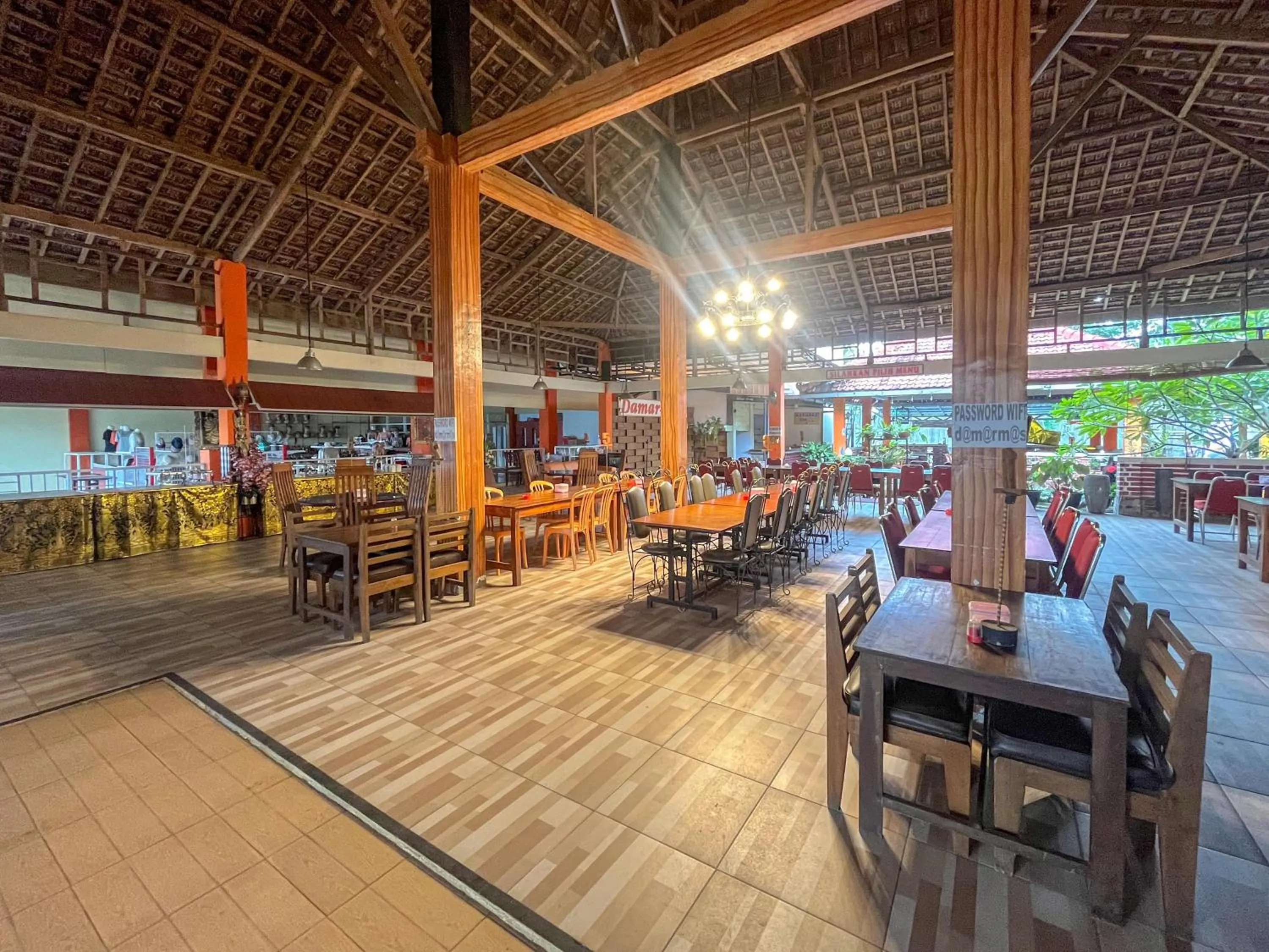 Restaurant/Places to Eat in RedDoorz at Damar Mas Resort Kediri