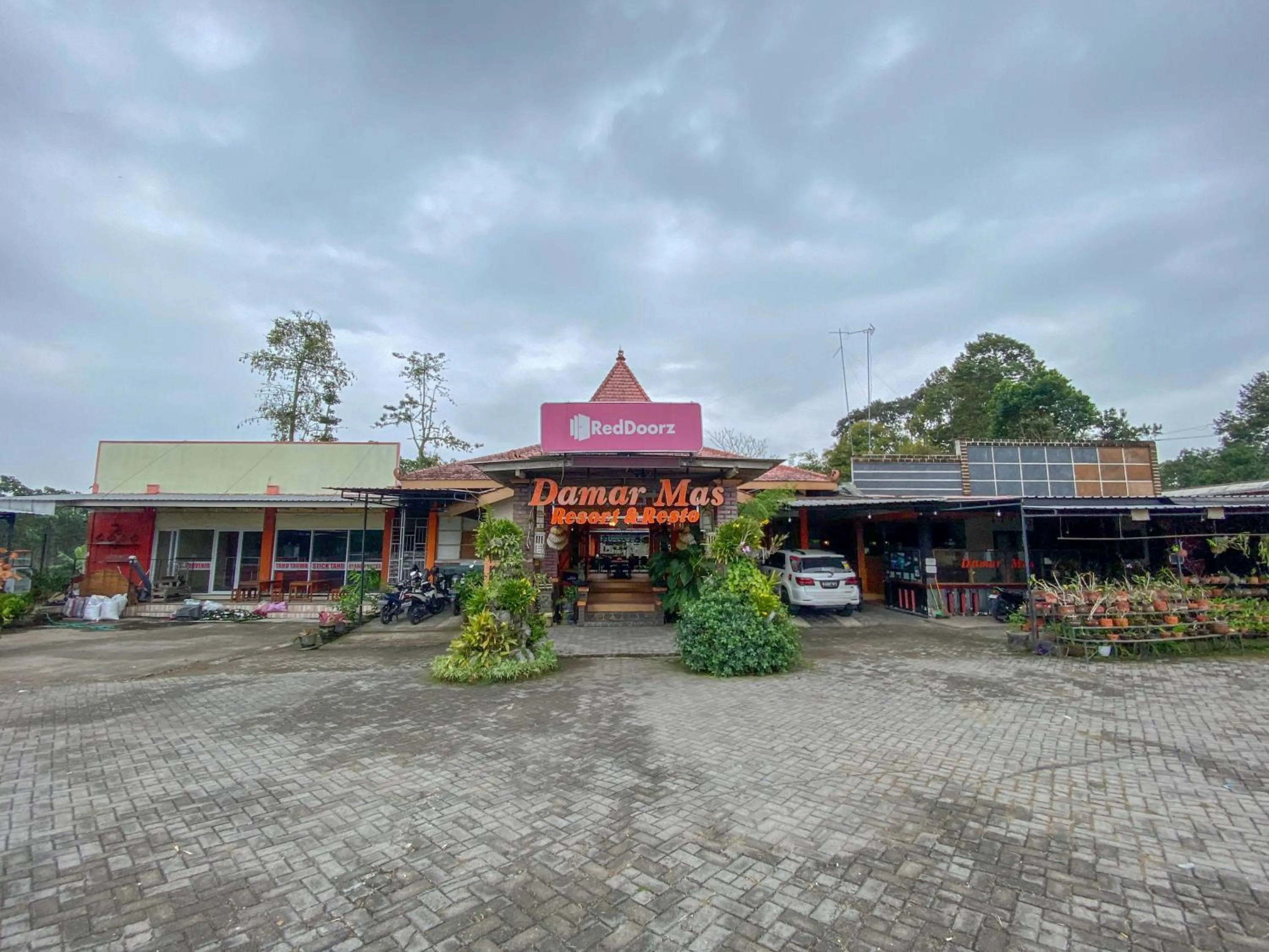 Property Building in RedDoorz at Damar Mas Resort Kediri