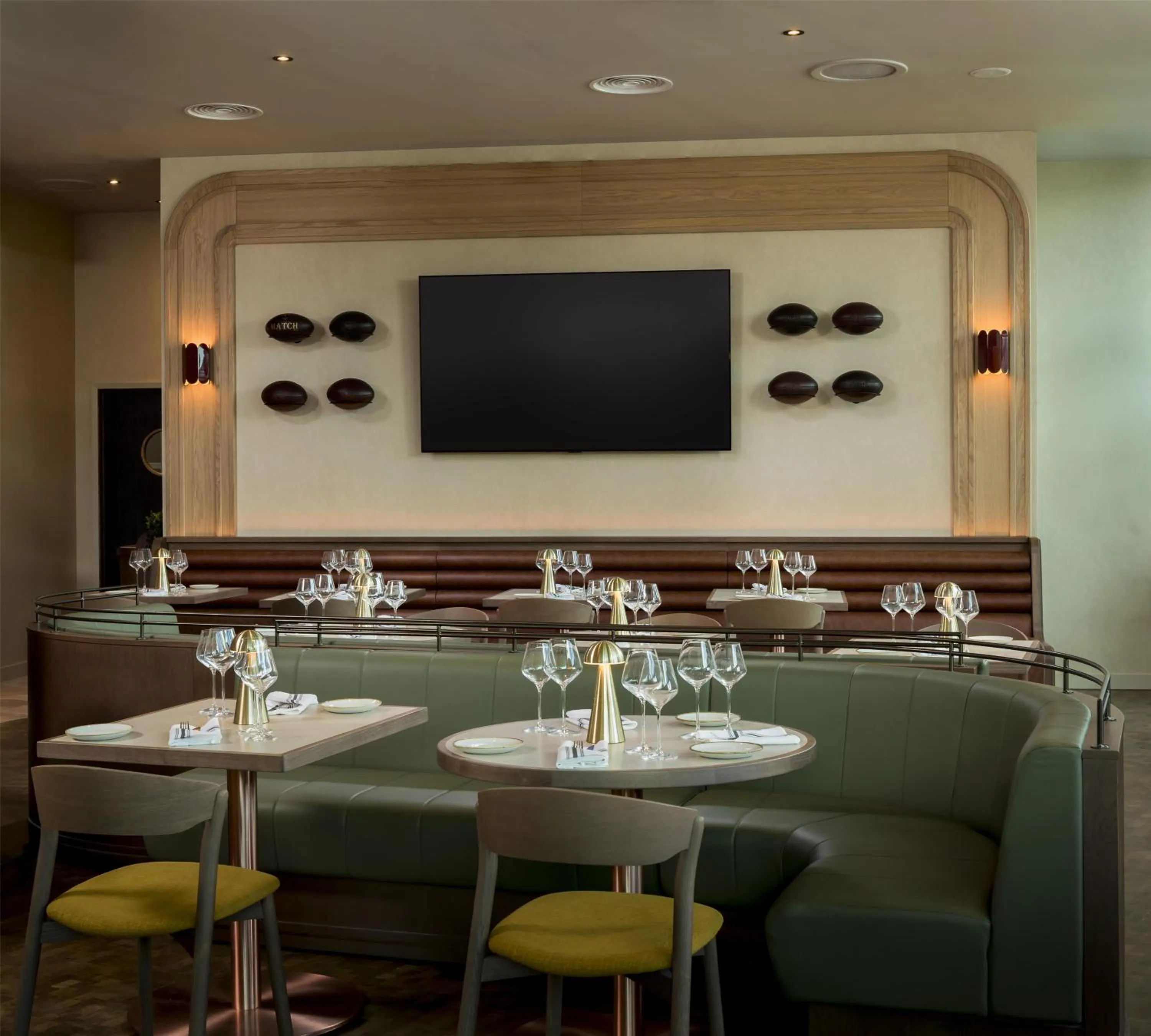 Restaurant/places to eat in Radisson RED London Twickenham