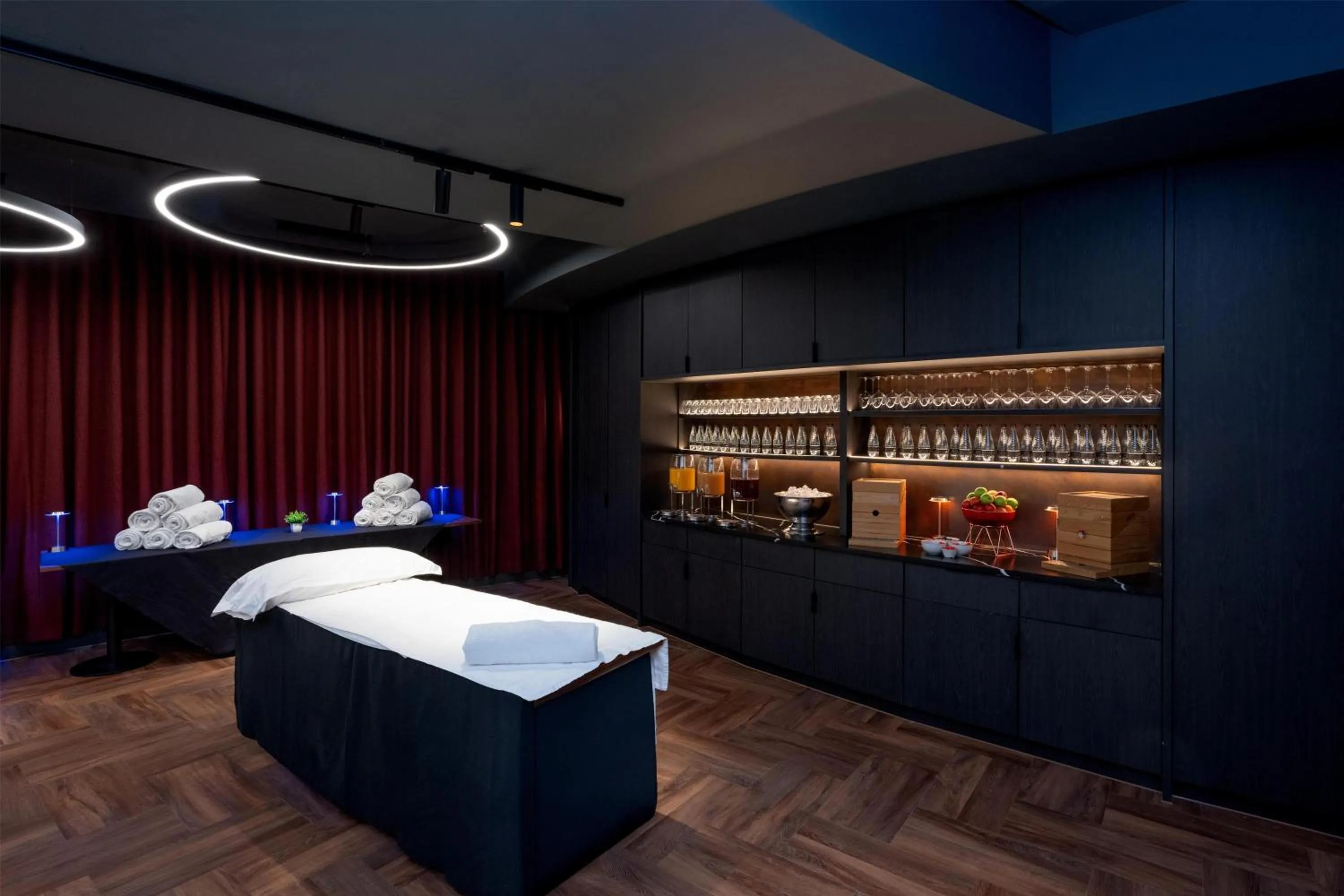 Meeting/conference room in Radisson RED London Twickenham