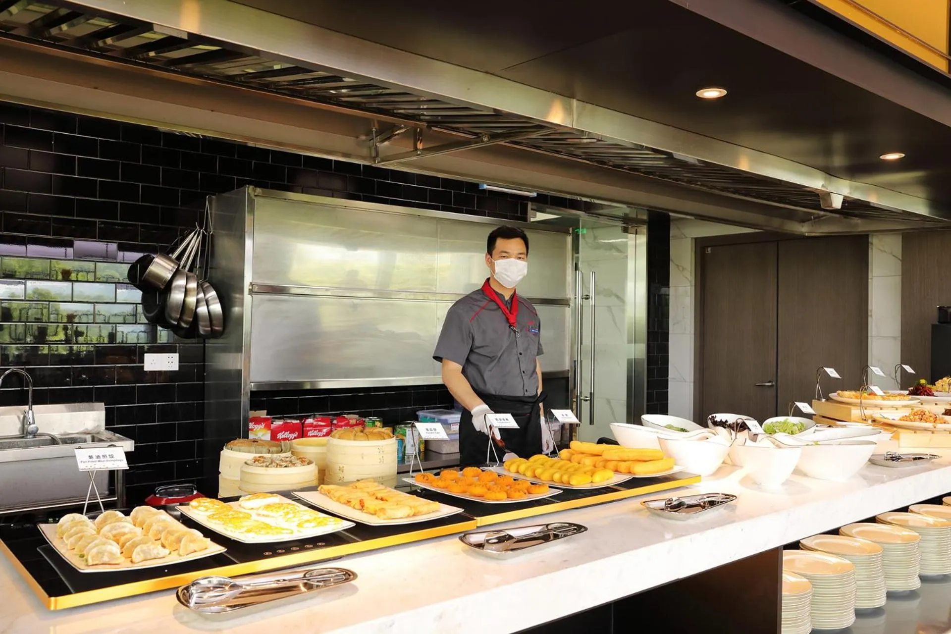 Staff in Hampton By Hilton Hangzhou Future Sign Technology City