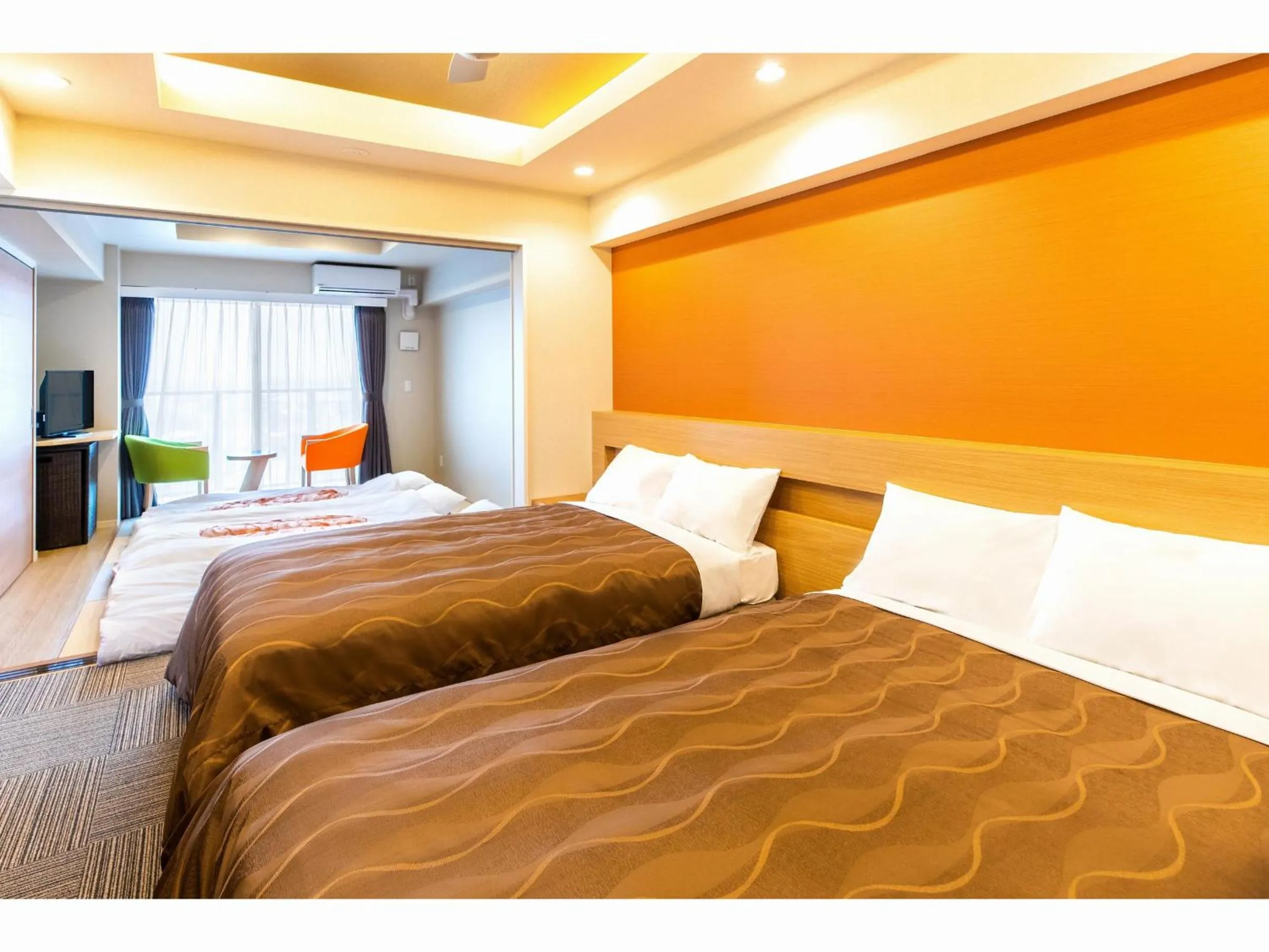 Bed in Yenns Marina Inn Mercy