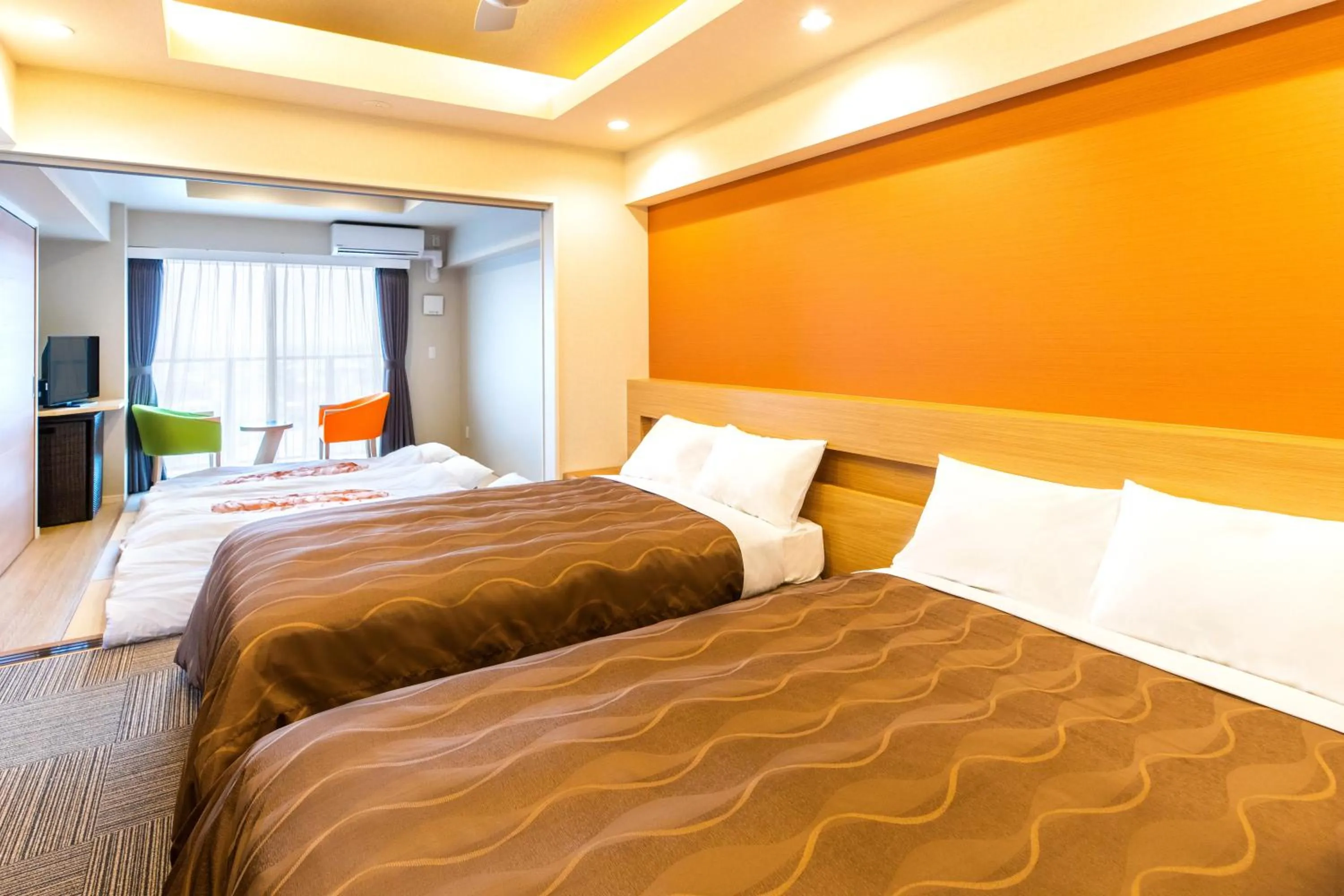 Bed in Yenns Marina Inn Mercy