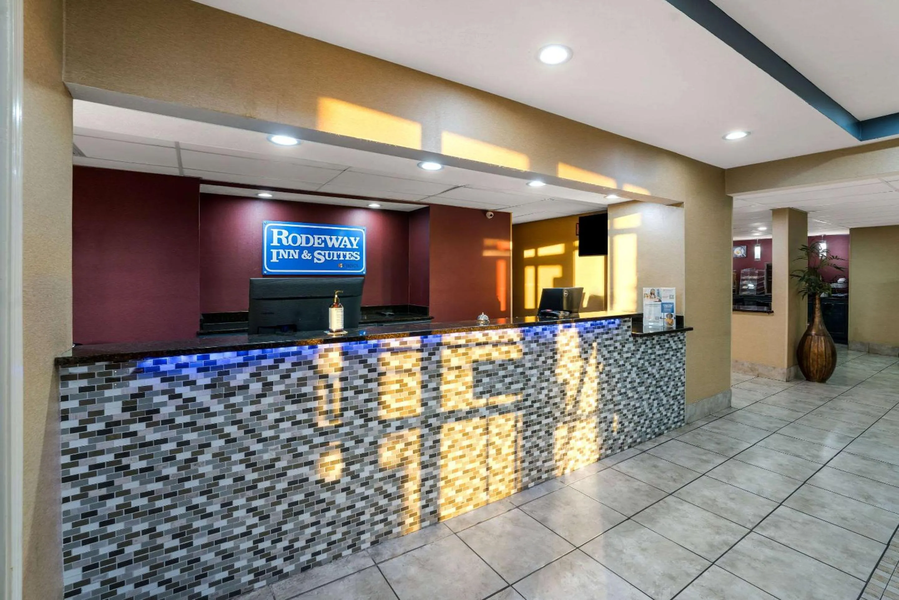 Lobby or reception in Rodeway Inn