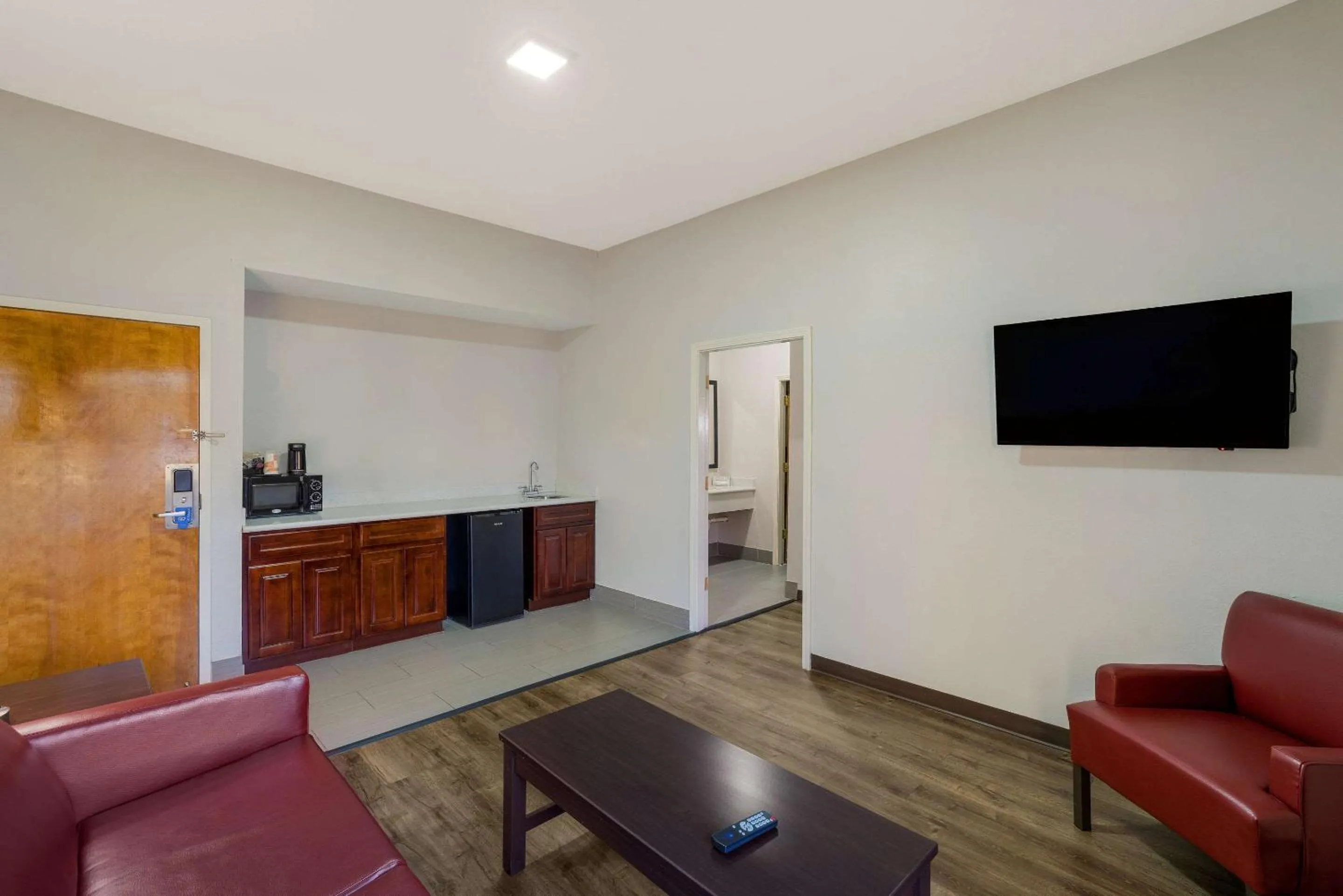 Bedroom in Rodeway Inn