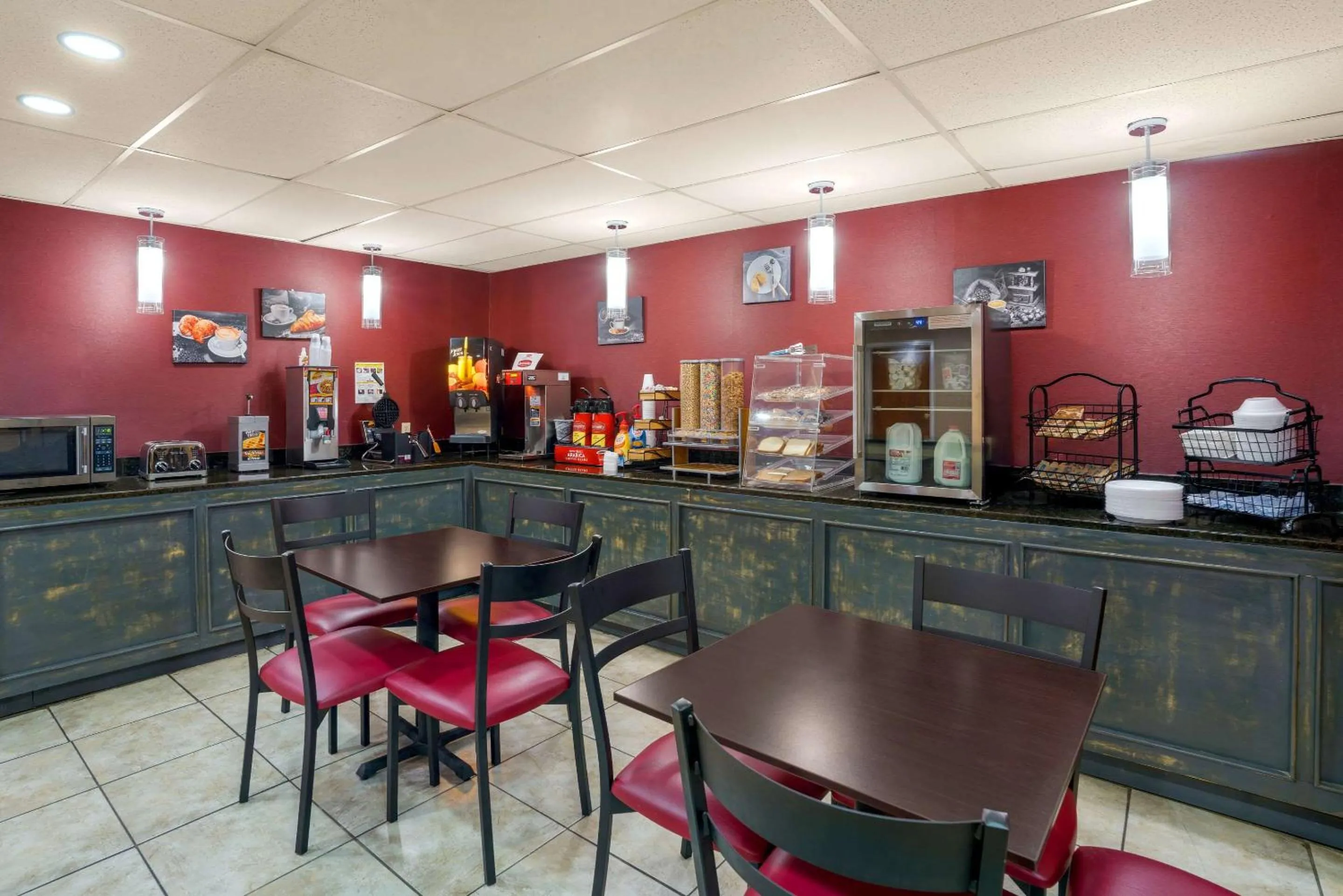 Breakfast in Rodeway Inn