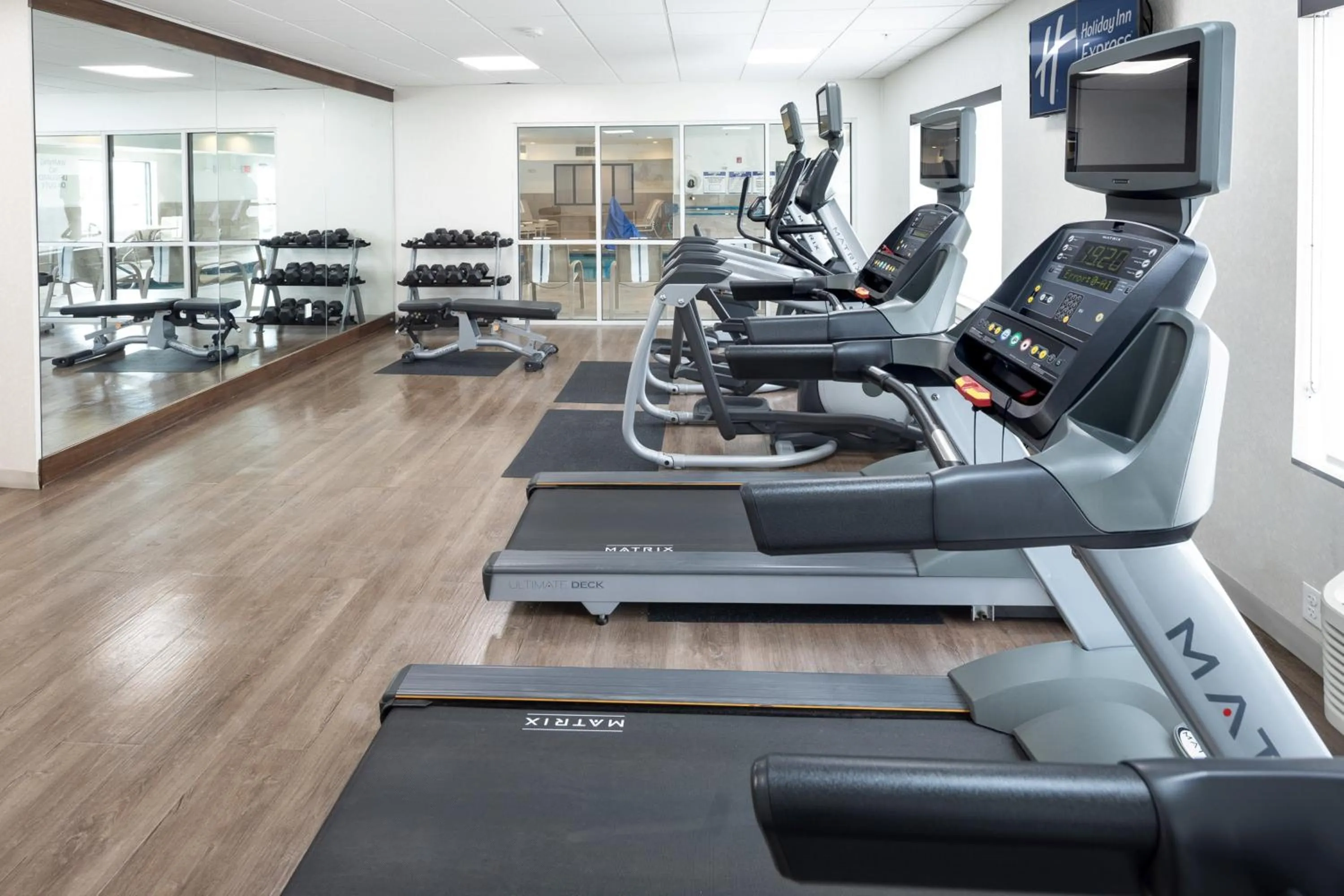 Fitness centre/facilities in Holiday Inn Express & Suites Chicago West - St Charles by IHG