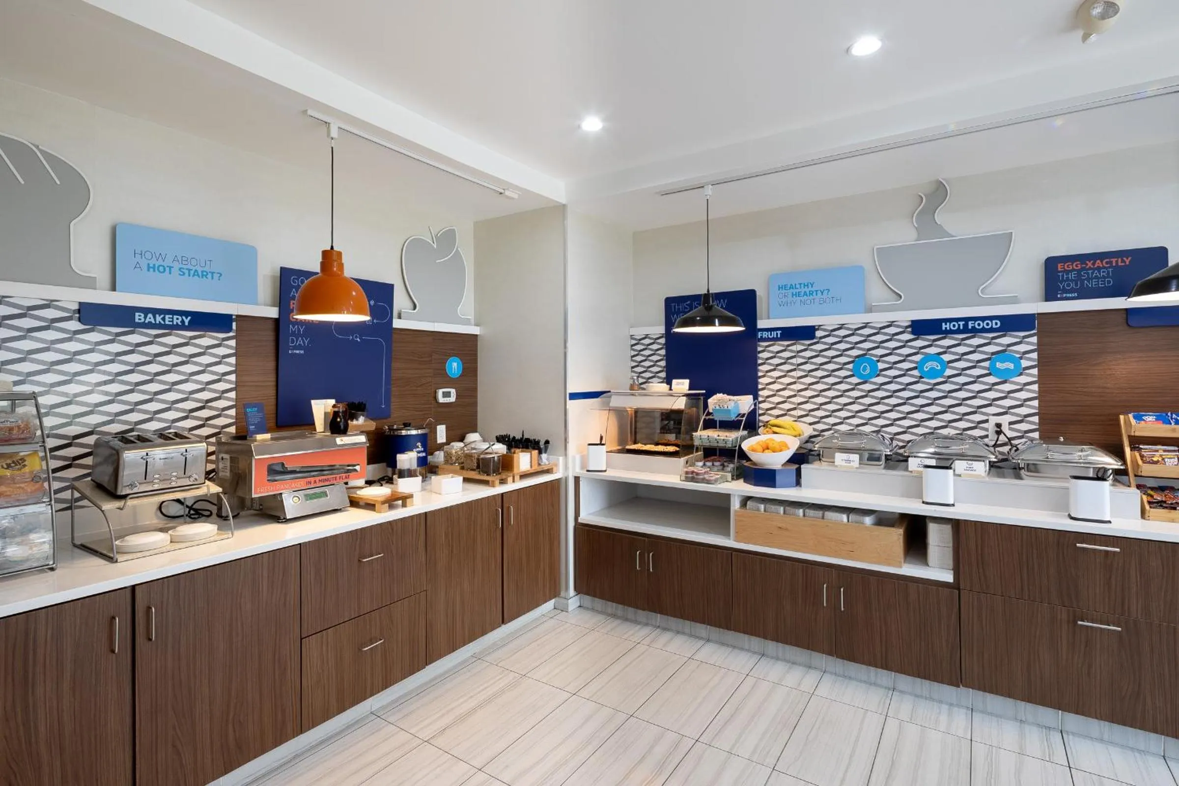 Holiday Inn Express & Suites Chicago West - St Charles by IHG