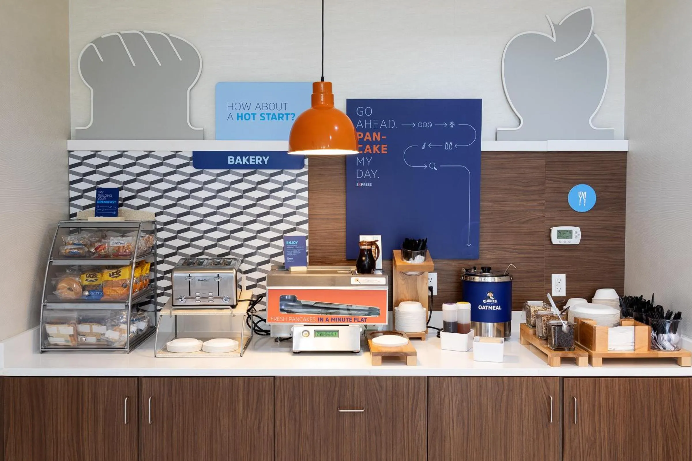 Breakfast in Holiday Inn Express & Suites Chicago West - St Charles by IHG