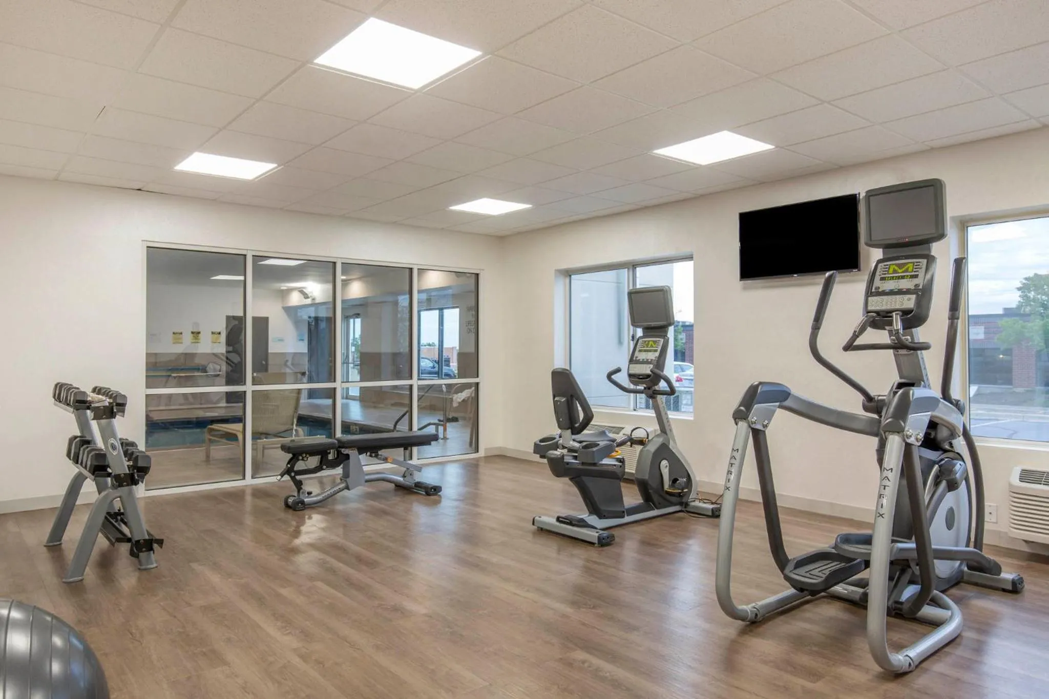 Fitness centre/facilities in Holiday Inn Express & Suites Chicago West - St Charles by IHG